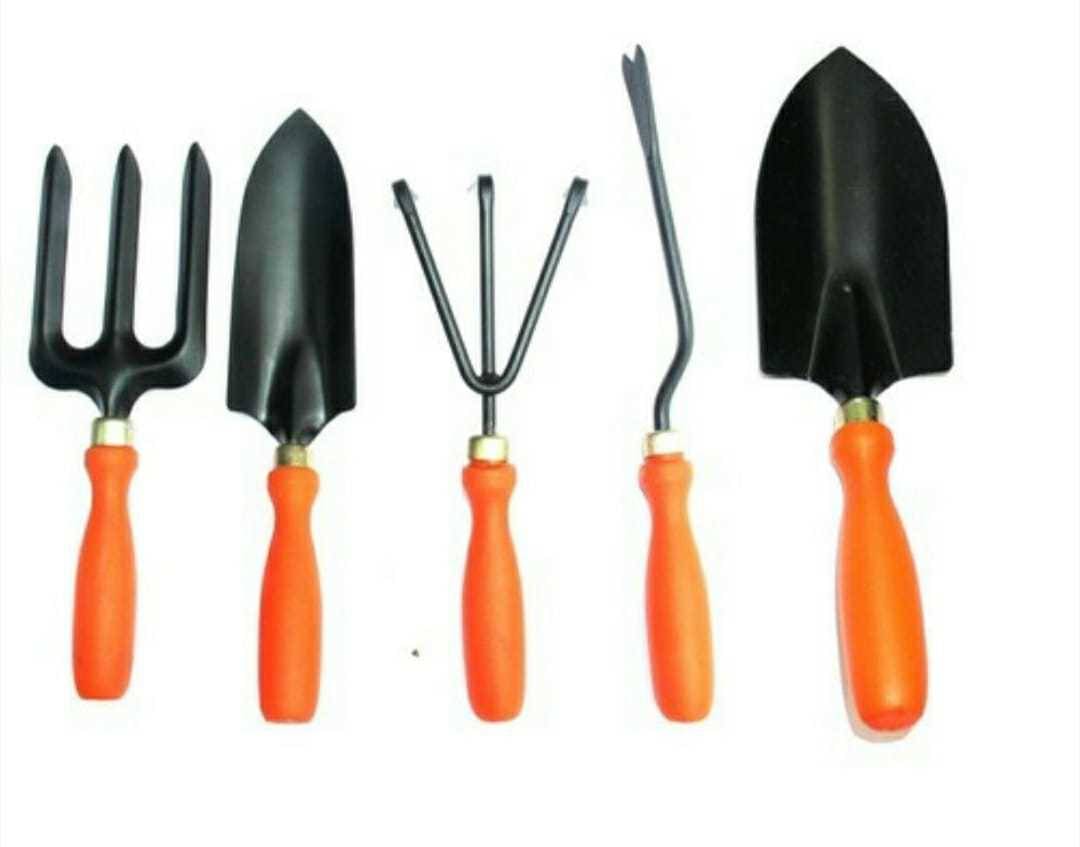 JS GARDEN TOOLS AND TRADERS Garden Tool Set ( Set of 1 ) JS GARDEN TOOLS AND TRADERS Garden Tool Set ( Set of 1 )