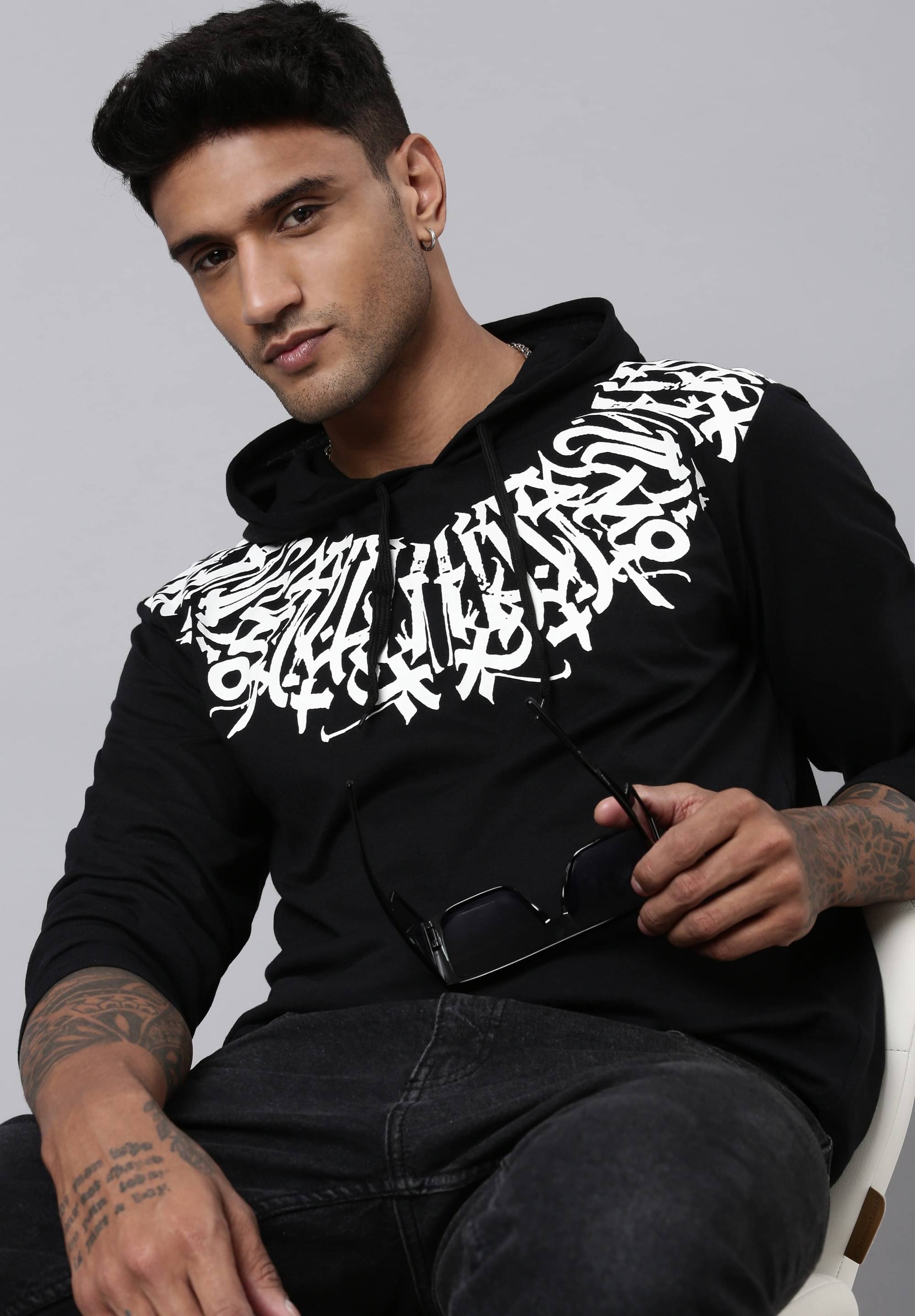     			LEWEL Cotton Blend Slim Fit Printed Full Sleeves Men's Hooded T-Shirt - Black ( Pack of 1 )