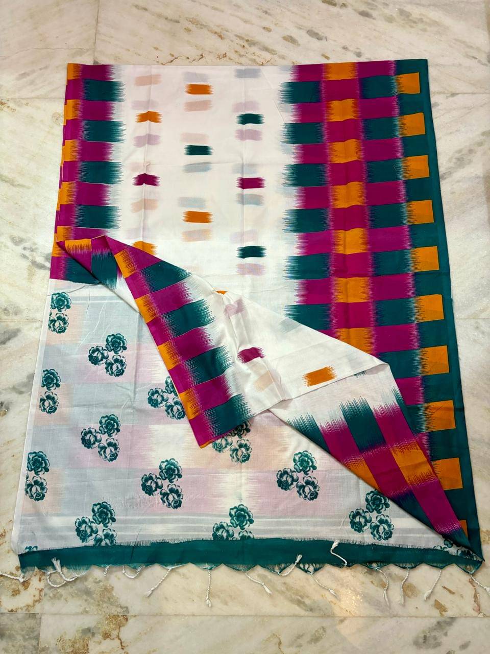 SARADA HANDLOOM Cotton Self Design Saree With Unstitched Blouse Piece ( White ) SARADA HANDLOOM Cotton Self Design Saree With Unstitched Blouse Piece ( White )