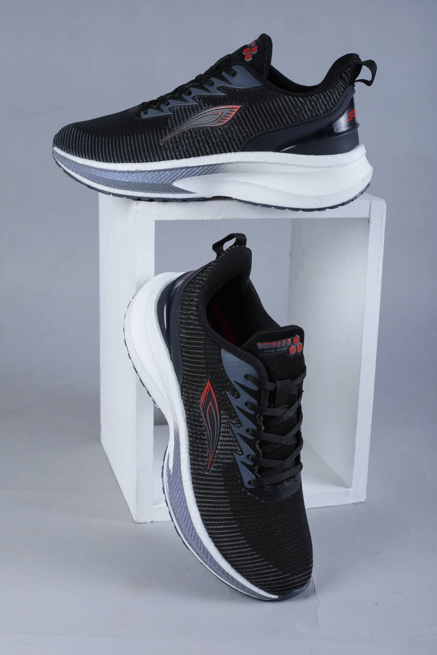     			Abros BURTON-ON Black Men's Sports Running Shoes