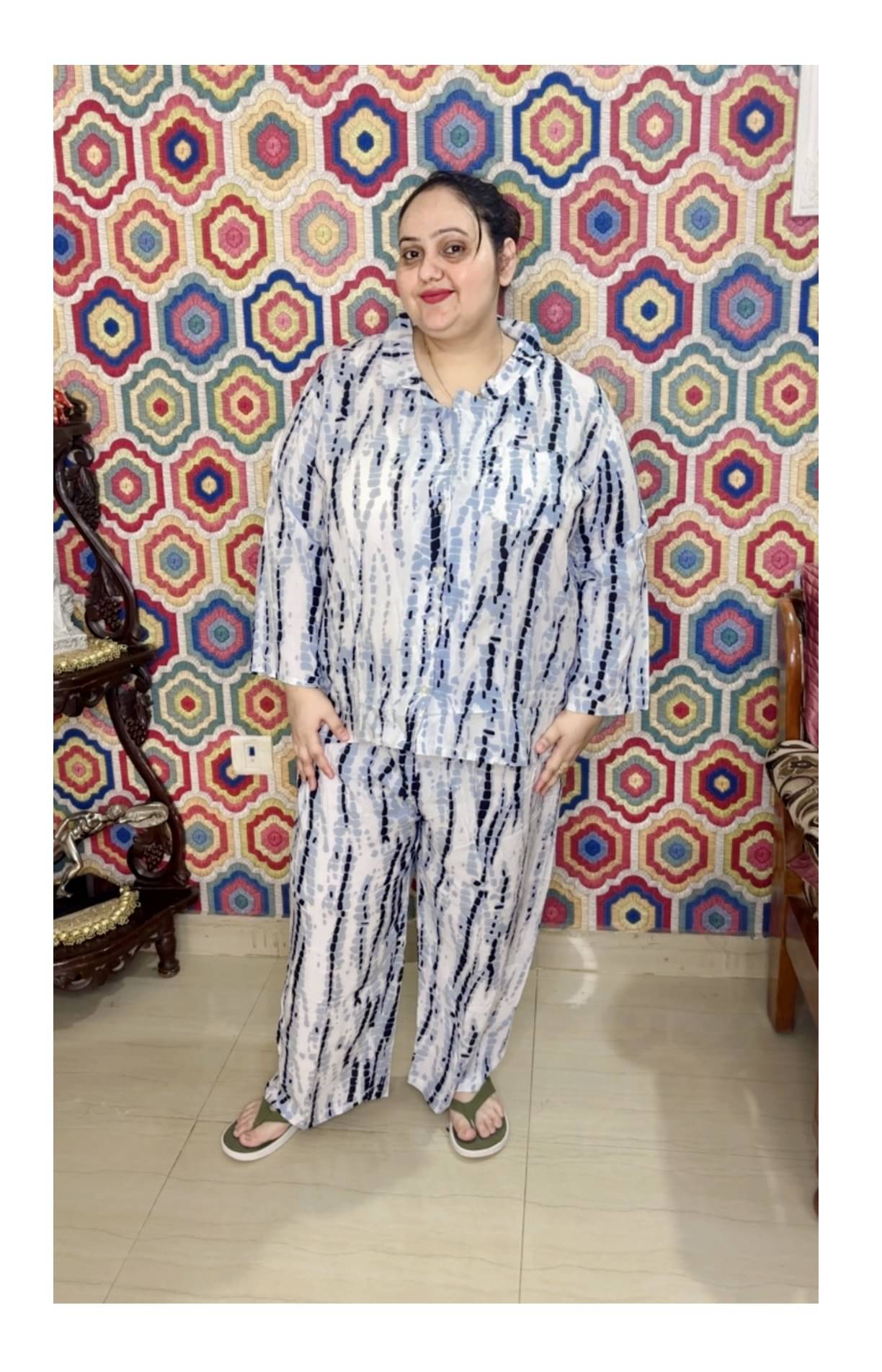     			ETZIN Multicolor Rayon Women's Nightwear Nightsuit Sets ( Pack of 1 )