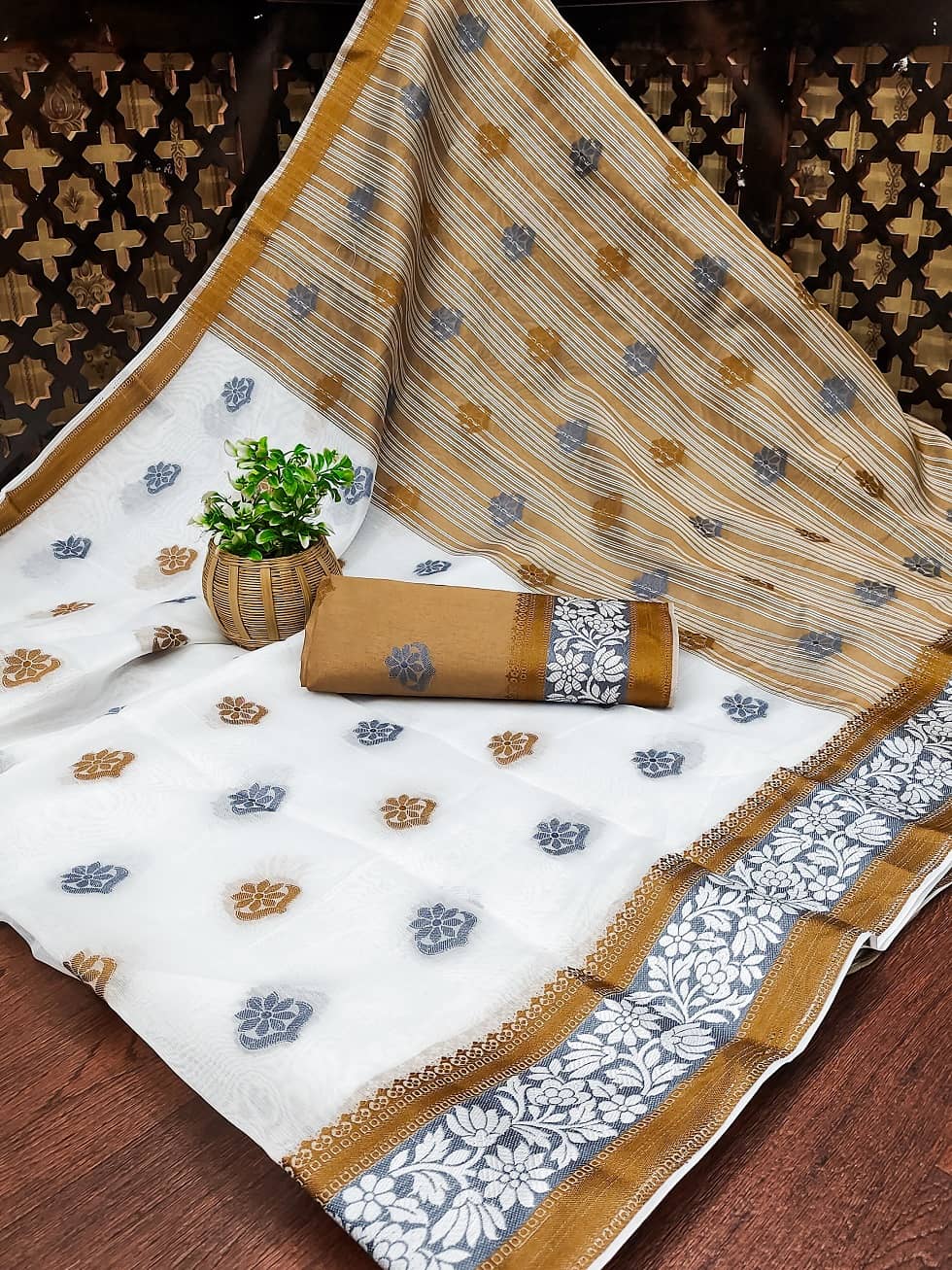 IndShopMart Cotton Silk Woven Saree With Unstitched Blouse Piece ( White ) - Sarees | Buy online on ZillyBuy