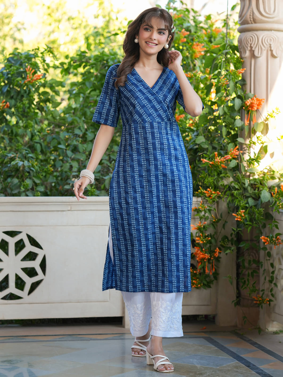 Janasya Pack of 1 Cotton Printed Straight Women's Kurti - ( Indigo )     			Janasya Pack of 1 Cotton Printed Straight Women's Kurti - ( Indigo )