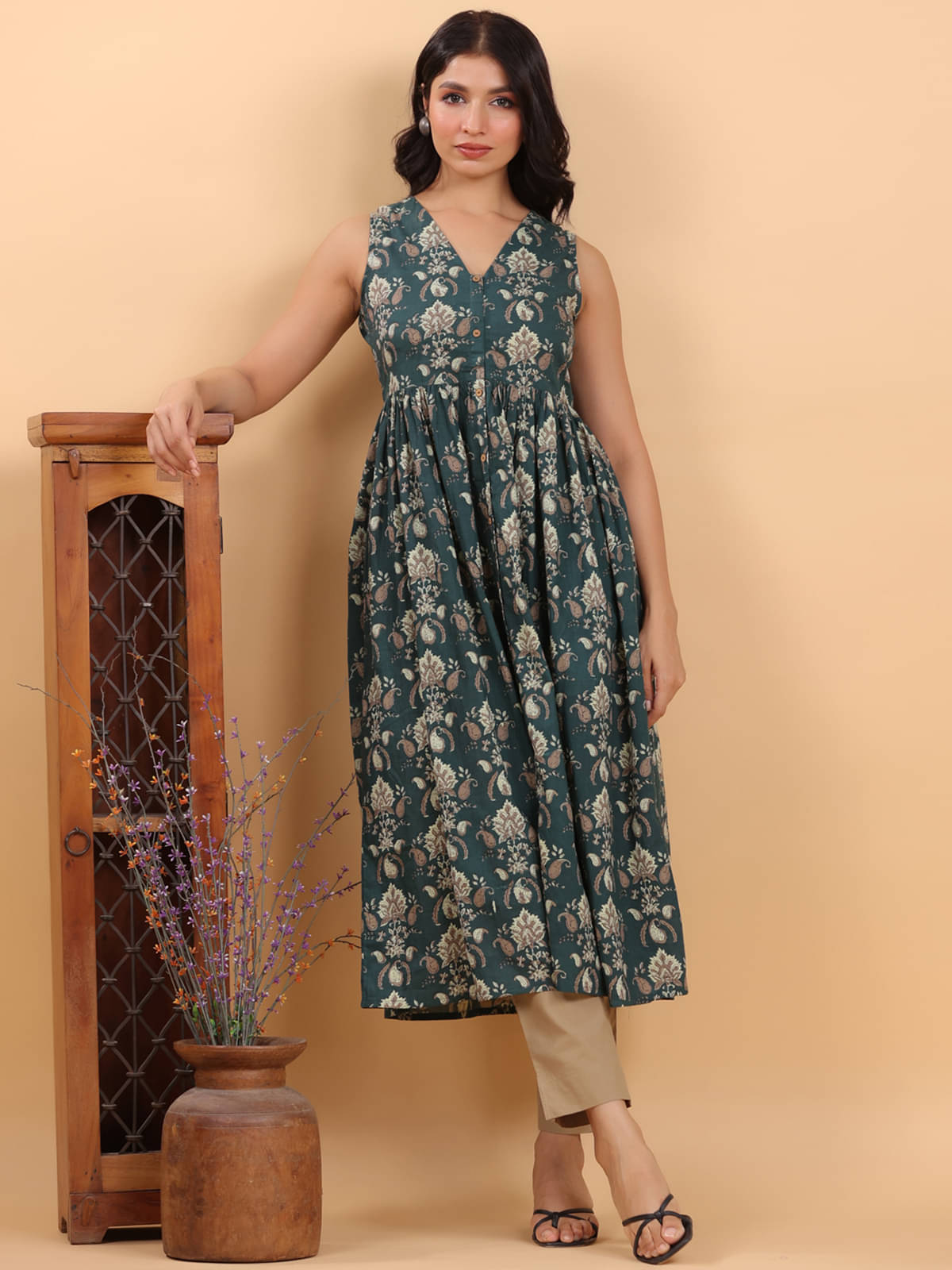 Janasya Pack of 1 Cotton Printed Front Slit Women's Kurti - ( Dark Green )     			Janasya Pack of 1 Cotton Printed Front Slit Women's Kurti - ( Dark Green )