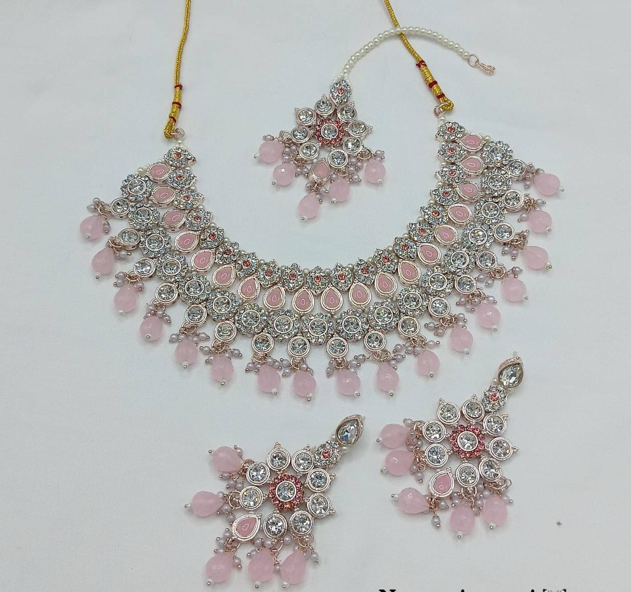     			Padmavati Bangles Pink Alloy Necklace Set ( Pack of 1 )