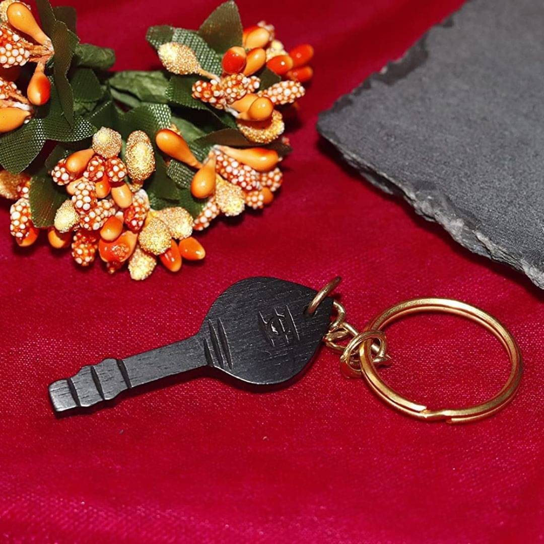     			YASH GEMS Black Wood Keychain - Pack of 1