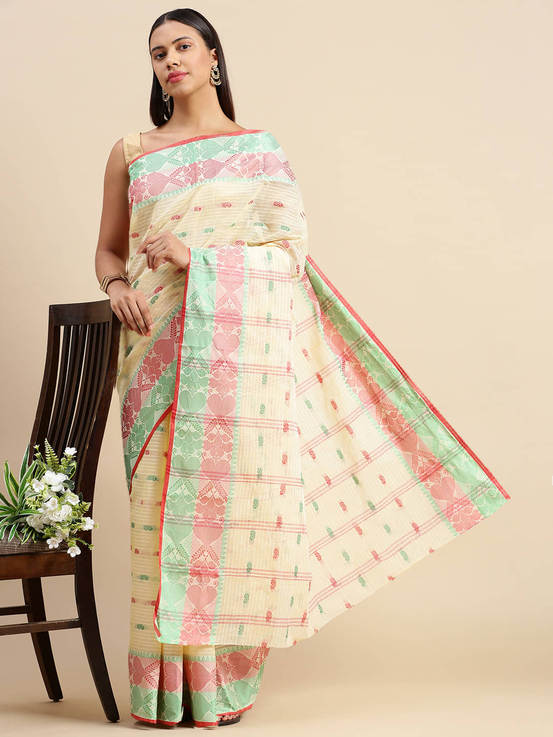Desh Bidesh Cotton Embroidered Saree Without Blouse Piece ( Red ) Desh Bidesh Cotton Embroidered Saree Without Blouse Piece ( Red )