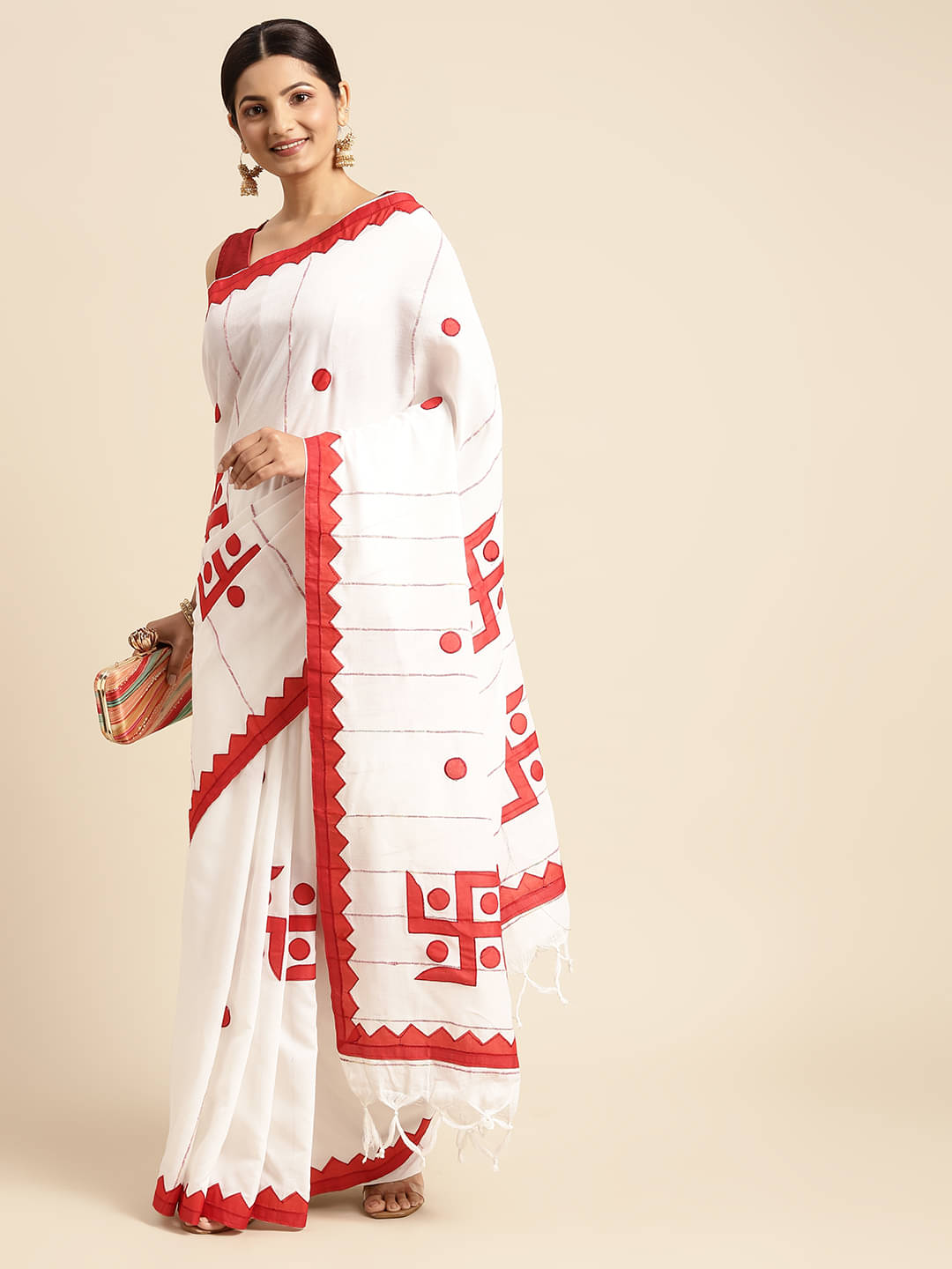 Desh Bidesh Cotton Woven Saree With Unstitched Blouse Piece ( White ) Desh Bidesh Cotton Woven Saree With Unstitched Blouse Piece ( White )