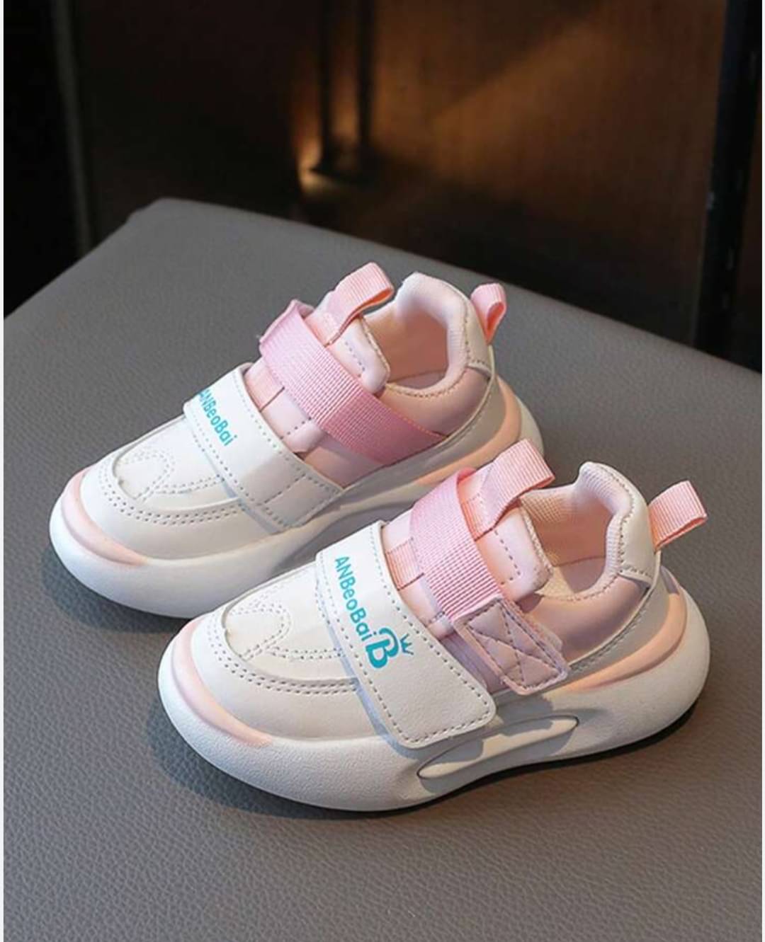     			ICONIC ME - Pink Girl's Sneakers ( 1 Pair )