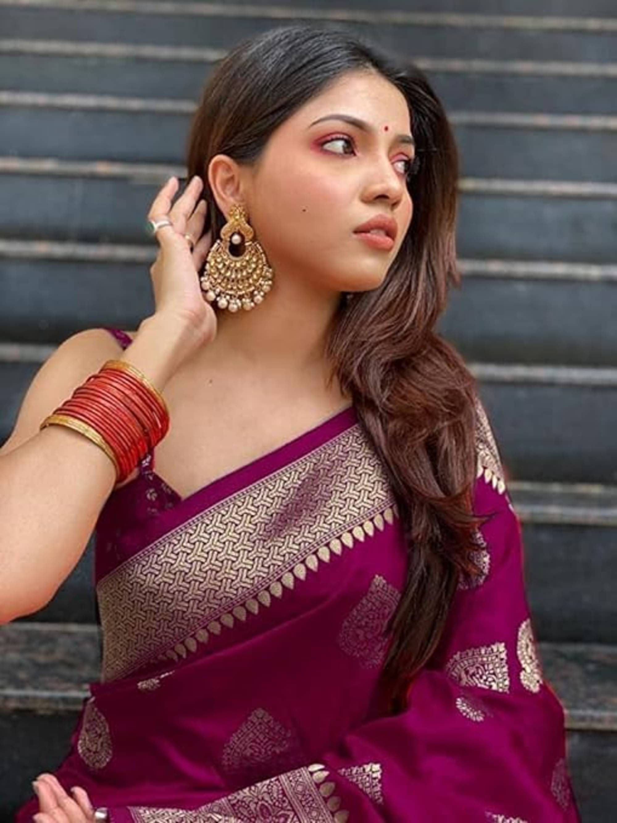 NENCY FASHIONS Banarasi Silk Woven Saree With Unstitched Blouse Piece ( Wine ) NENCY FASHIONS Banarasi Silk Woven Saree With Unstitched Blouse Piece ( Wine )