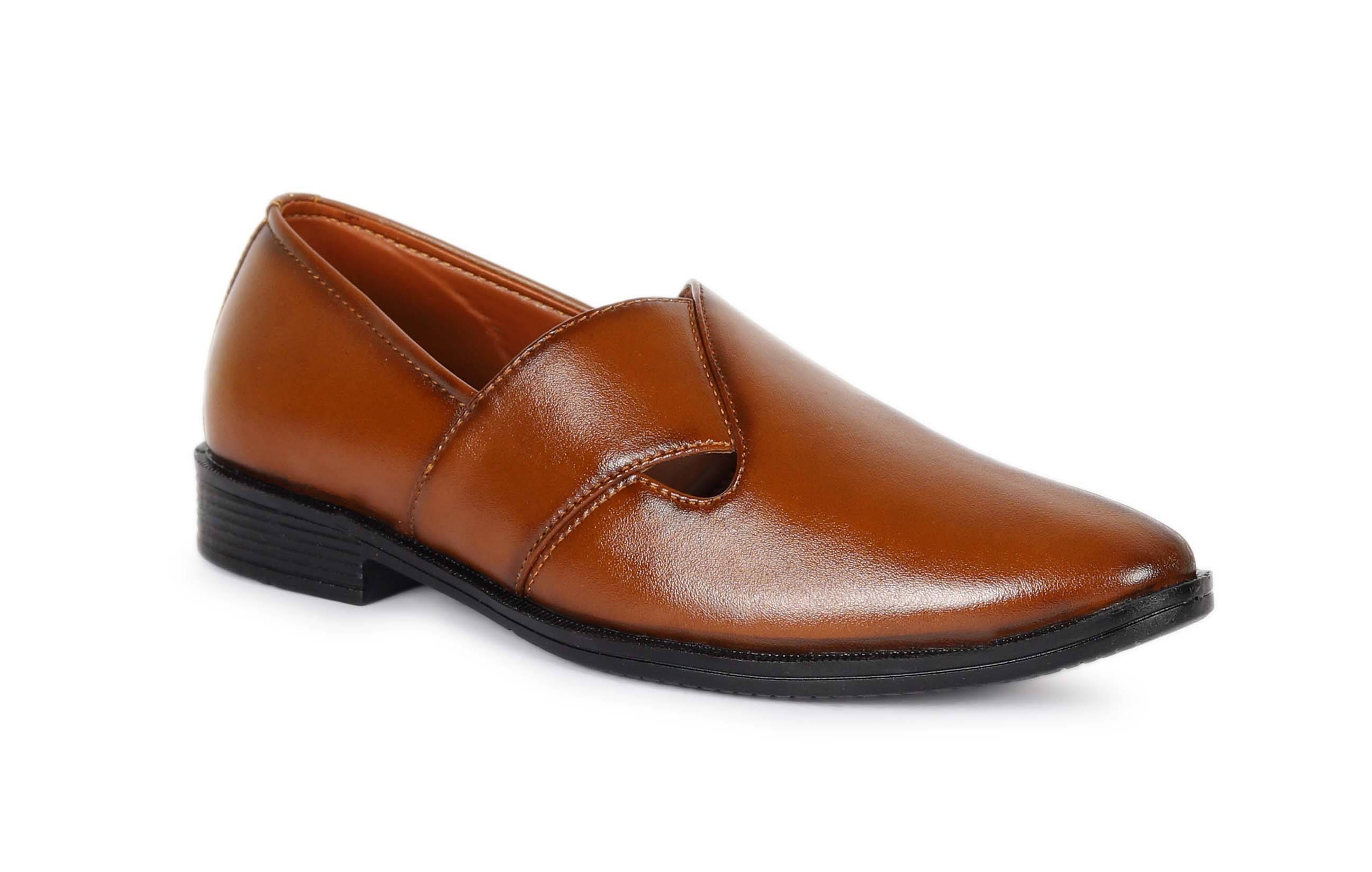     			RYKO Tan Men's Jutti