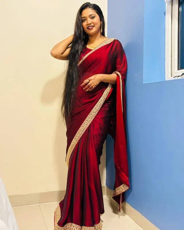 Nil Madhav Art Silk Blend Embroidered Saree With Unstitched Blouse Piece ( Red )     			Nil Madhav Art Silk Blend Embroidered Saree With Unstitched Blouse Piece ( Red )