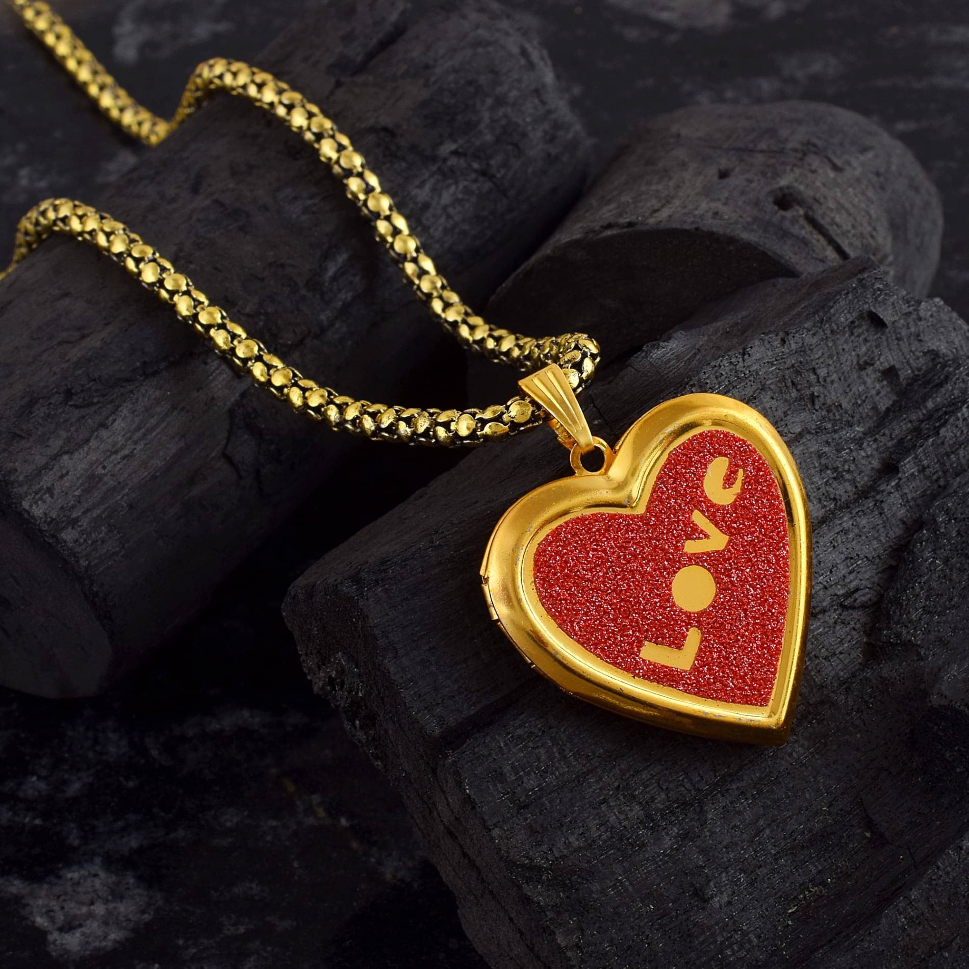     			ADMIER Red Pendant set ( Pack of 1 )