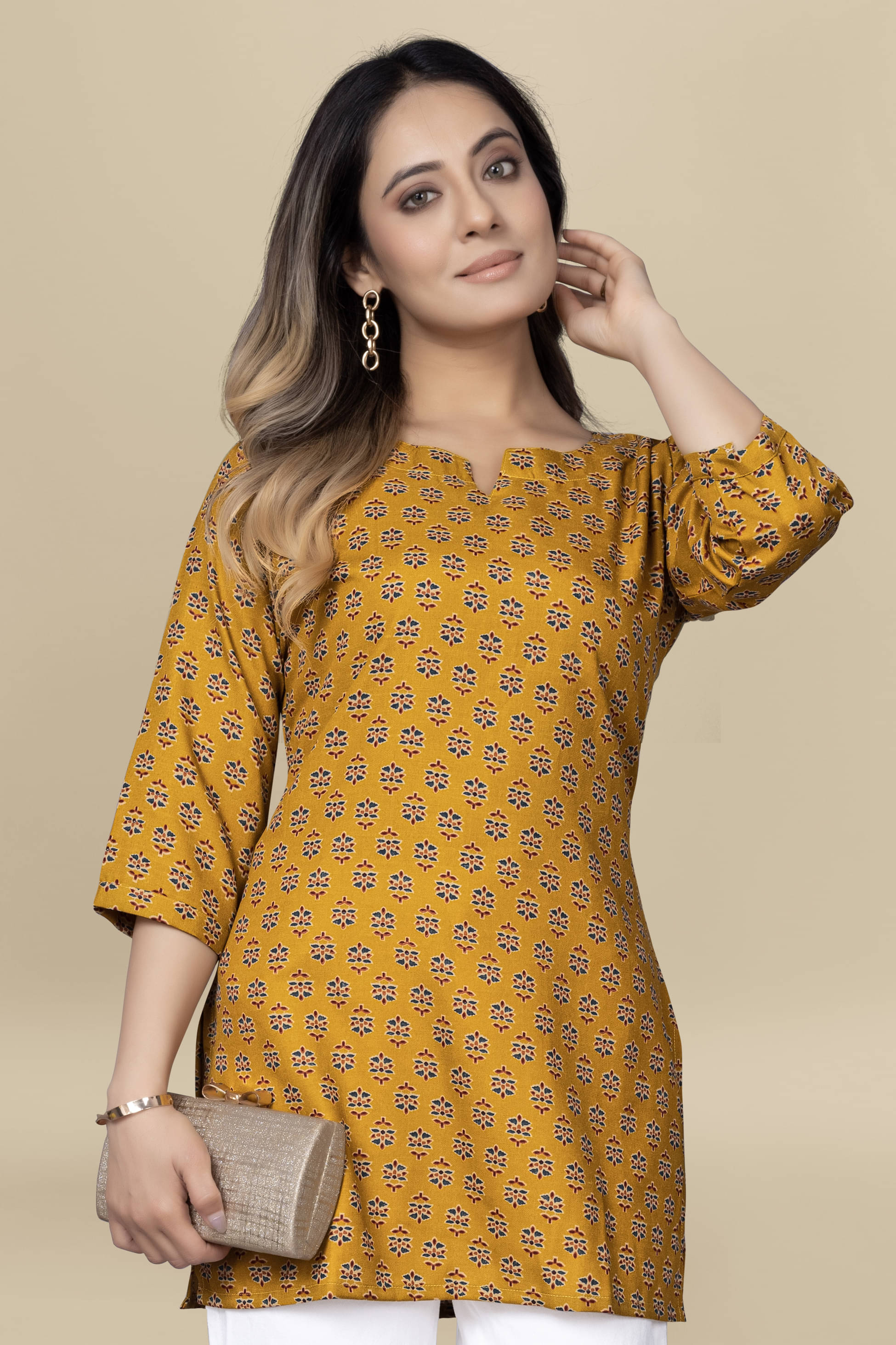 Cotton Blend Short Kurti For Women (Pack of 1) Cotton Blend Short Kurti For Women (Pack of 1)