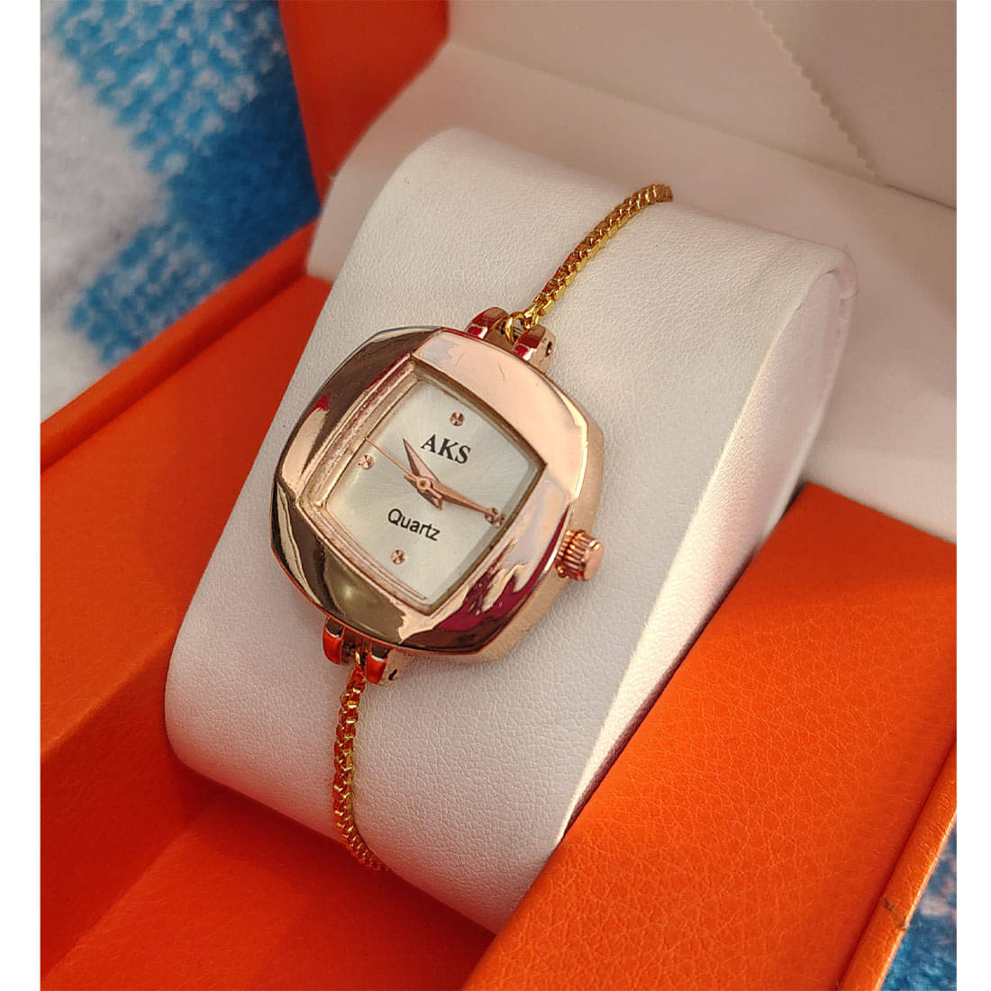     			MARKRIN Gold Stainless Steel Analog Womens Watch