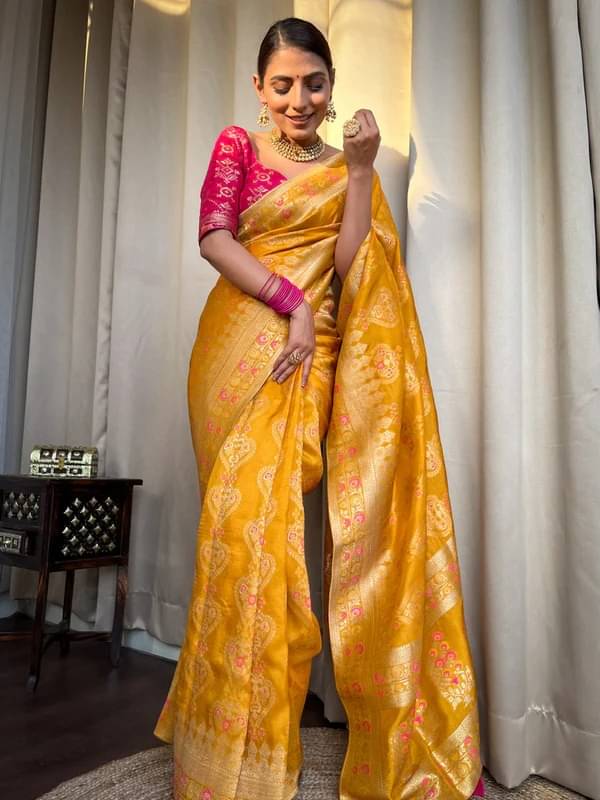     			Samai Silk Woven Saree With Unstitched Blouse Piece ( Yellow )