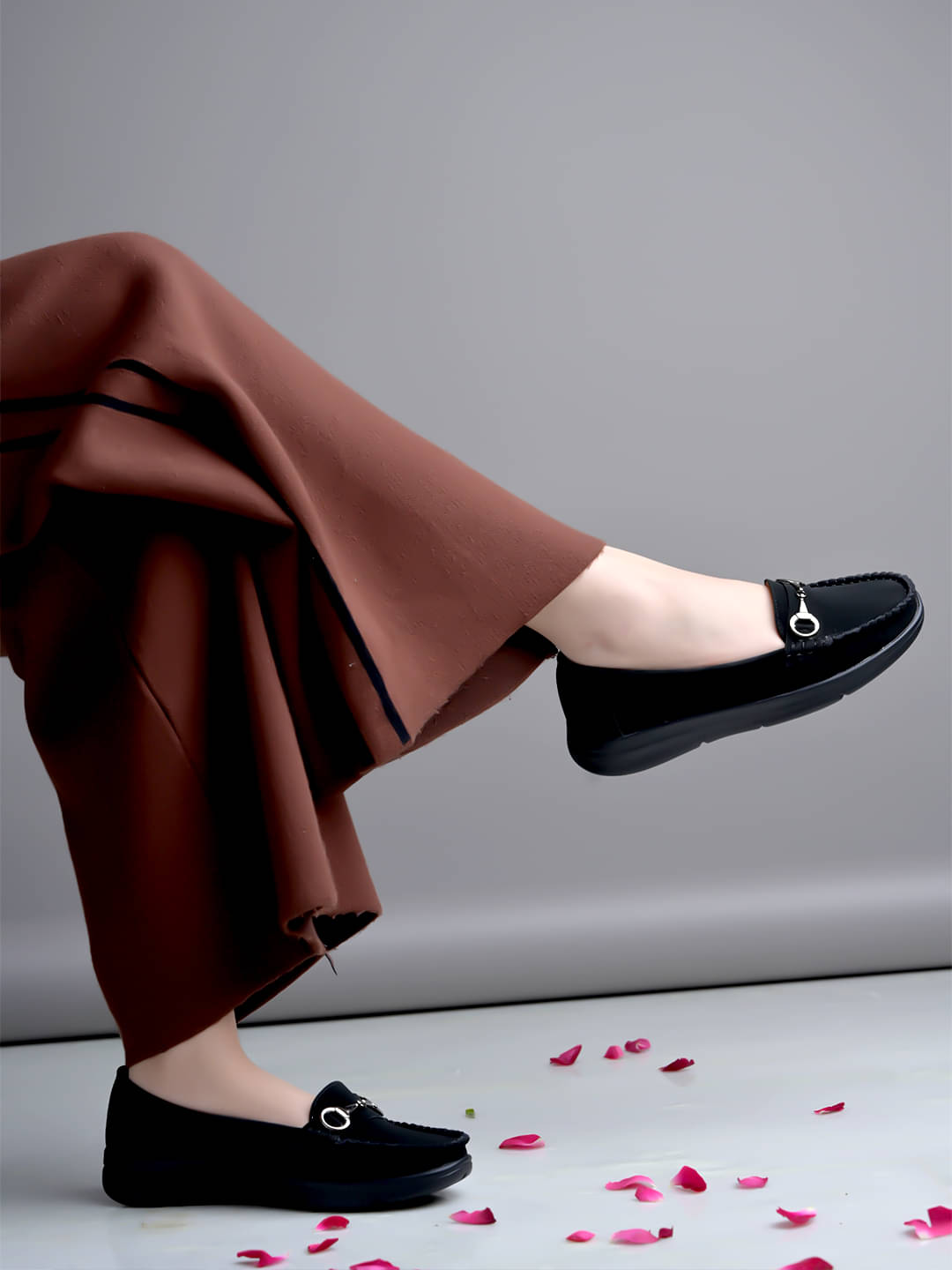     			Shoetopia Black Women's Loafers