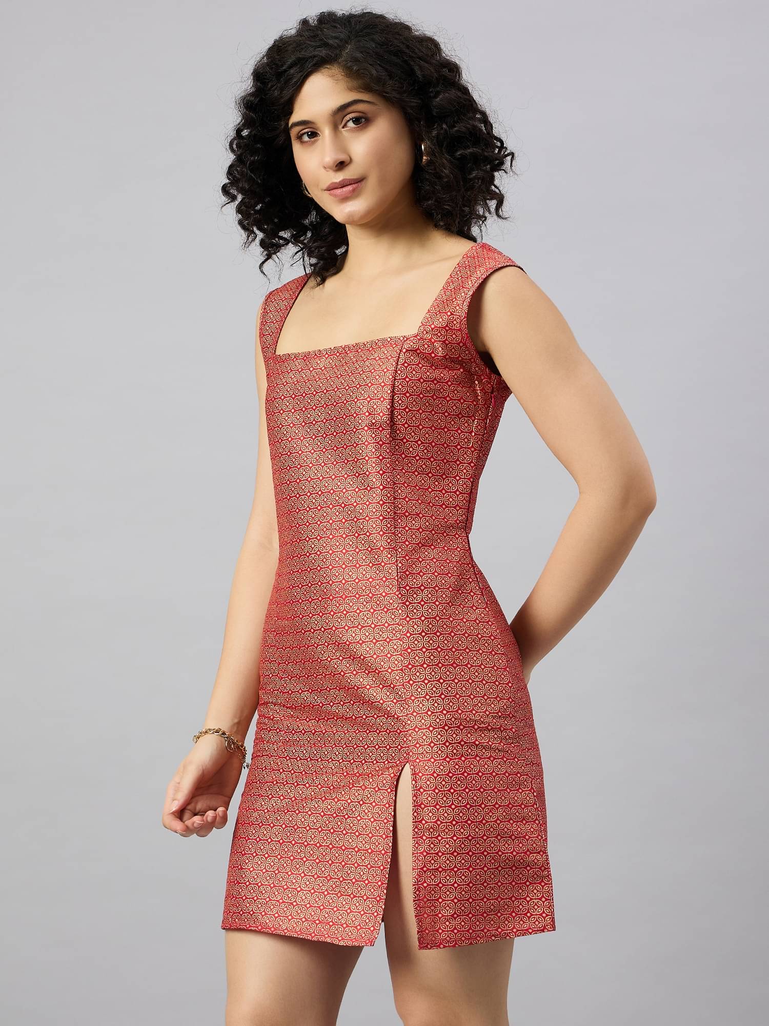 Kuwarii Polyester Printed Above Knee Women's Bodycon Dress - Red ( Pack of 1 ) Kuwarii Polyester Printed Above Knee Women's Bodycon Dress - Red ( Pack of 1 )