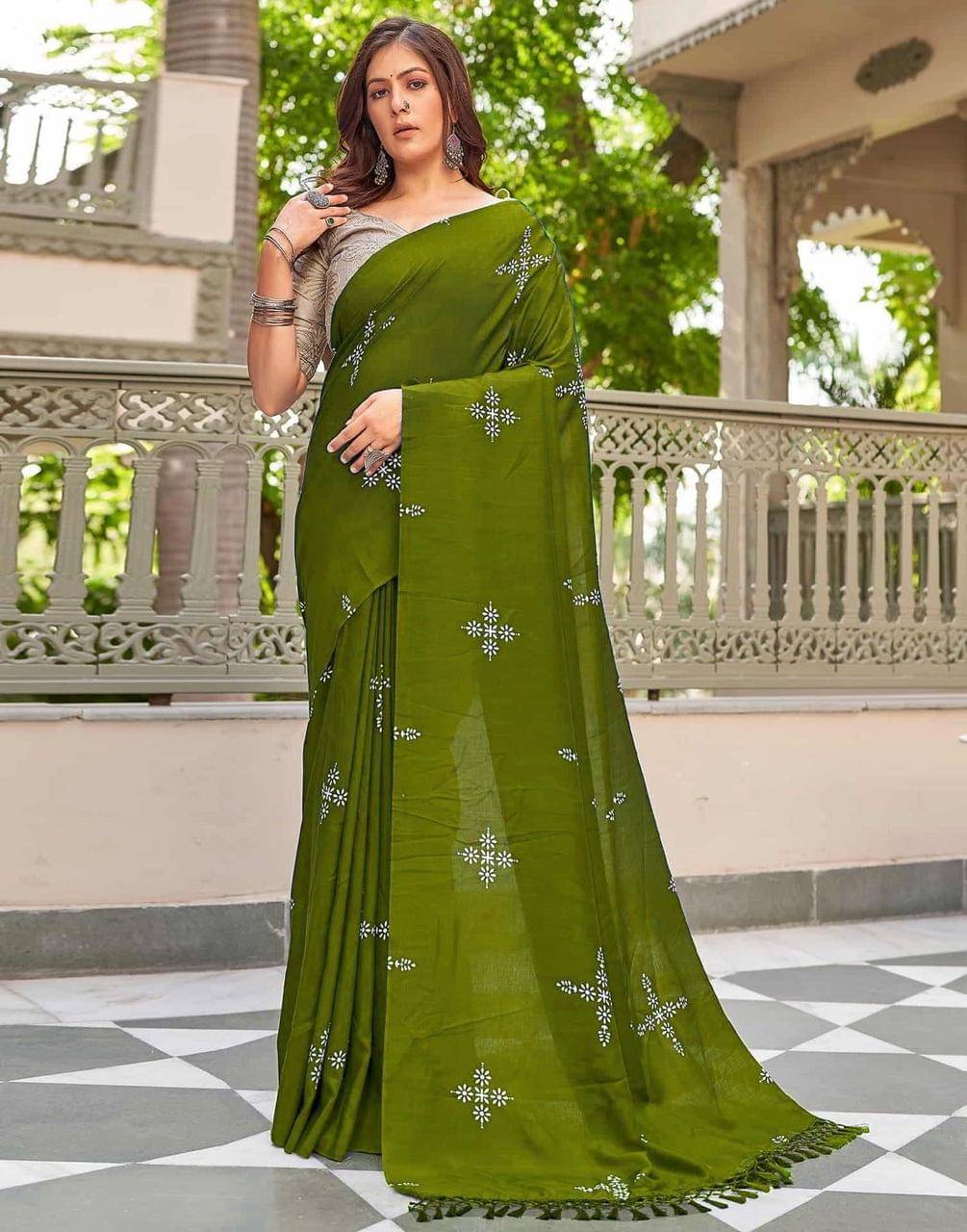     			KV Fashion Silk Blend Printed Saree With Unstitched Blouse Piece ( Olive )