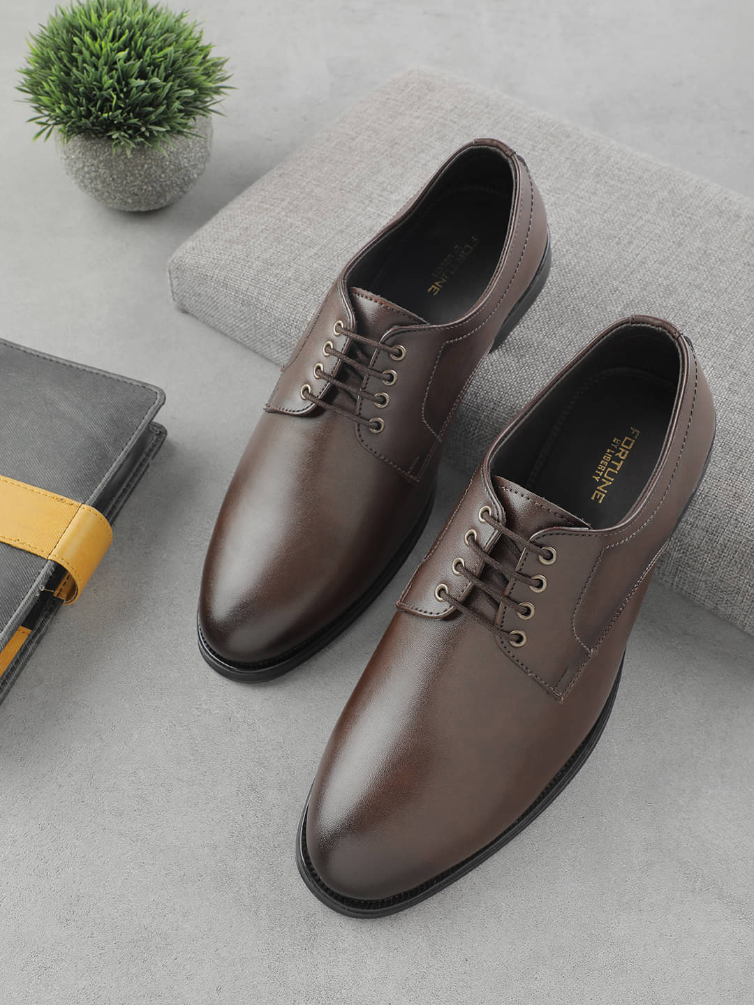     			Liberty Brown Men's Oxford Formal Shoes