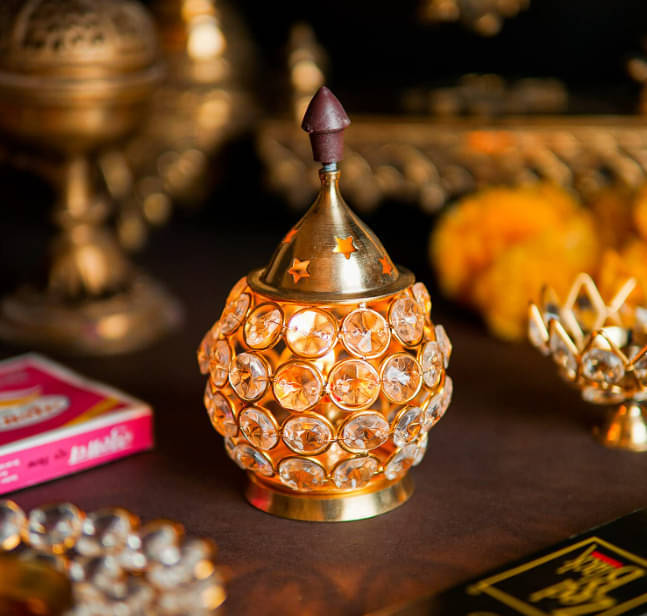     			T-KA108 Brass and Crystal Matki Shape ( 5 inches )