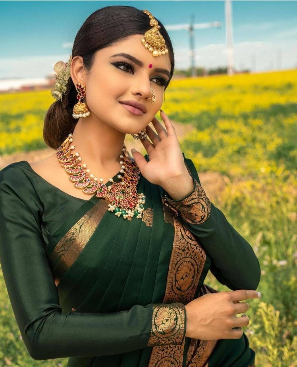     			Vastukala Art Silk Woven Saree With Unstitched Blouse Piece ( Green )