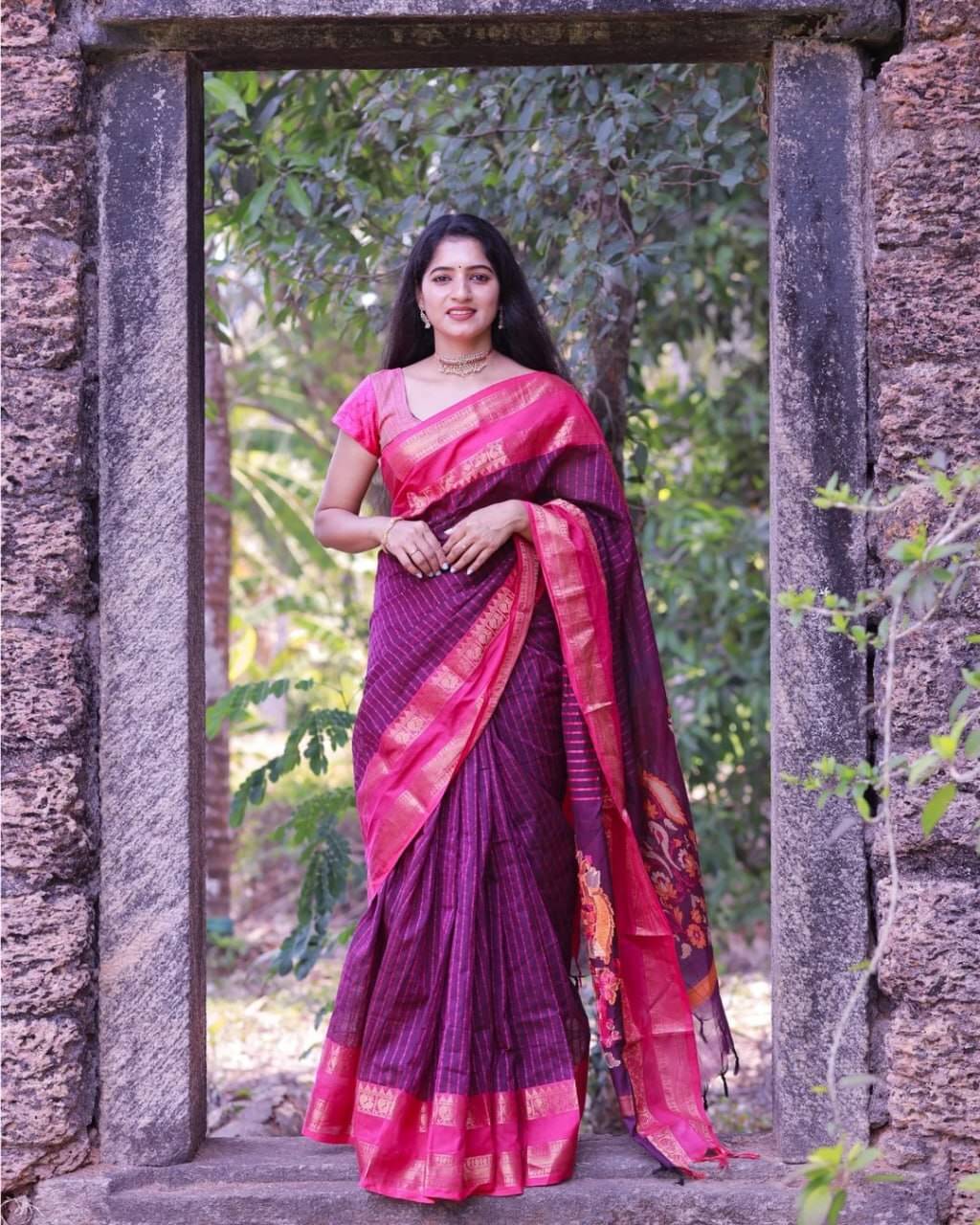 Vastukala Silk Woven Saree With Unstitched Blouse Piece ( Multicolor )     			Vastukala Silk Woven Saree With Unstitched Blouse Piece ( Multicolor )
