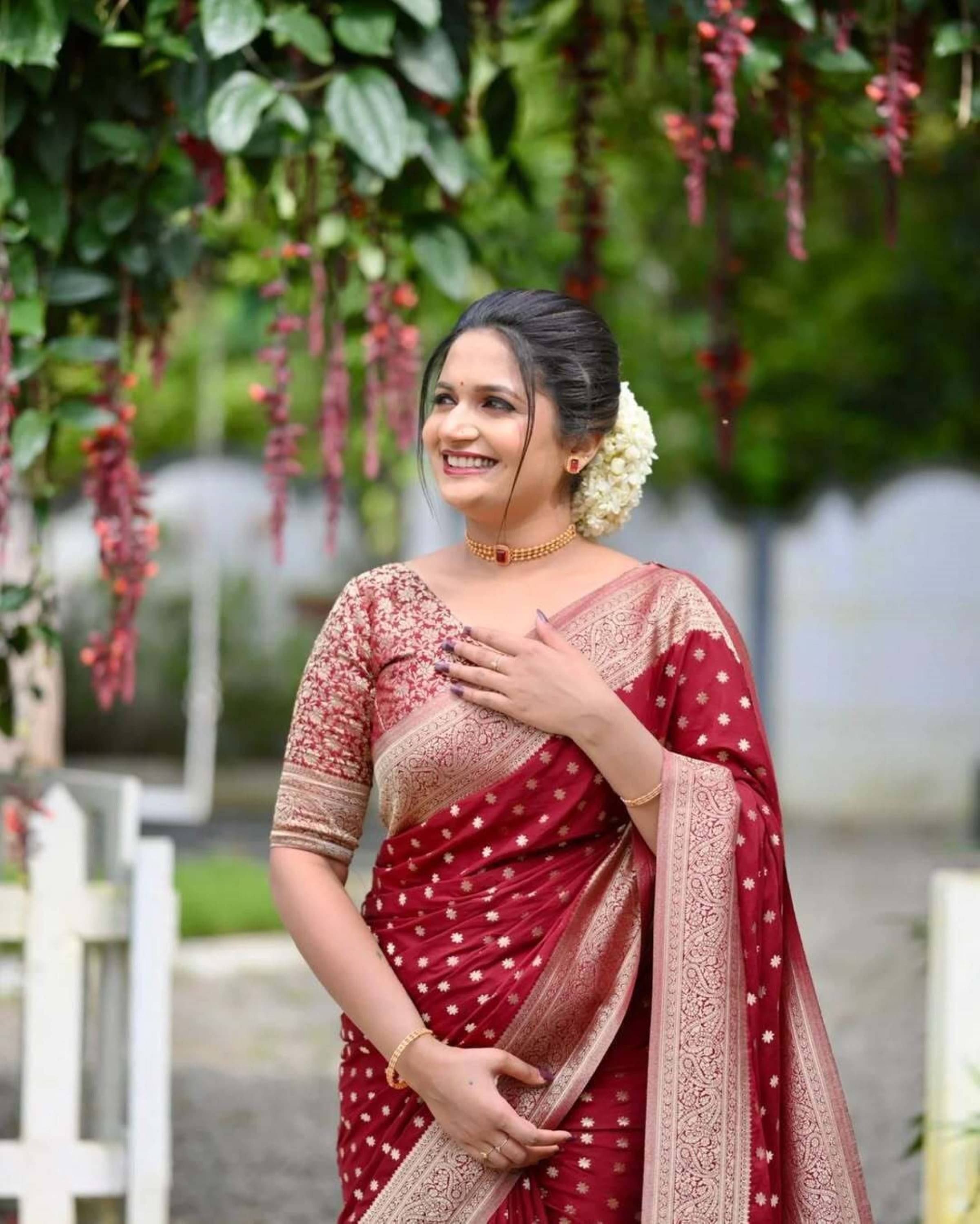     			Vastukala Silk Woven Saree With Unstitched Blouse Piece ( Maroon )