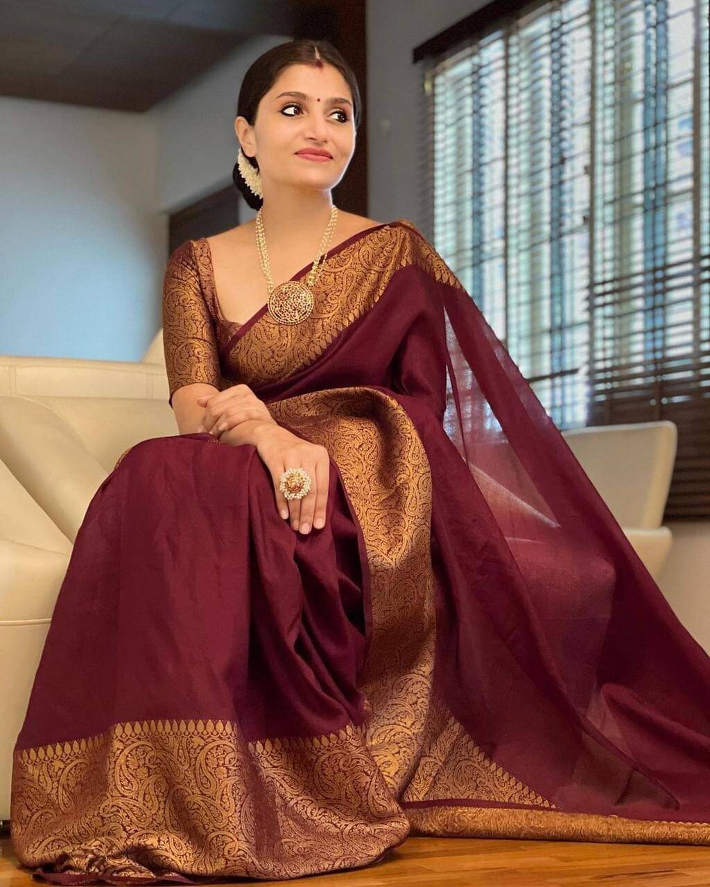 Vastukala Silk Woven Saree With Unstitched Blouse Piece ( Maroon ) Vastukala Silk Woven Saree With Unstitched Blouse Piece ( Maroon )
