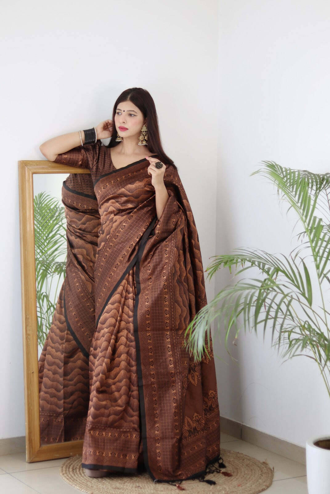 Vastukala Silk Woven Saree With Unstitched Blouse Piece ( Black ) Vastukala Silk Woven Saree With Unstitched Blouse Piece ( Black )