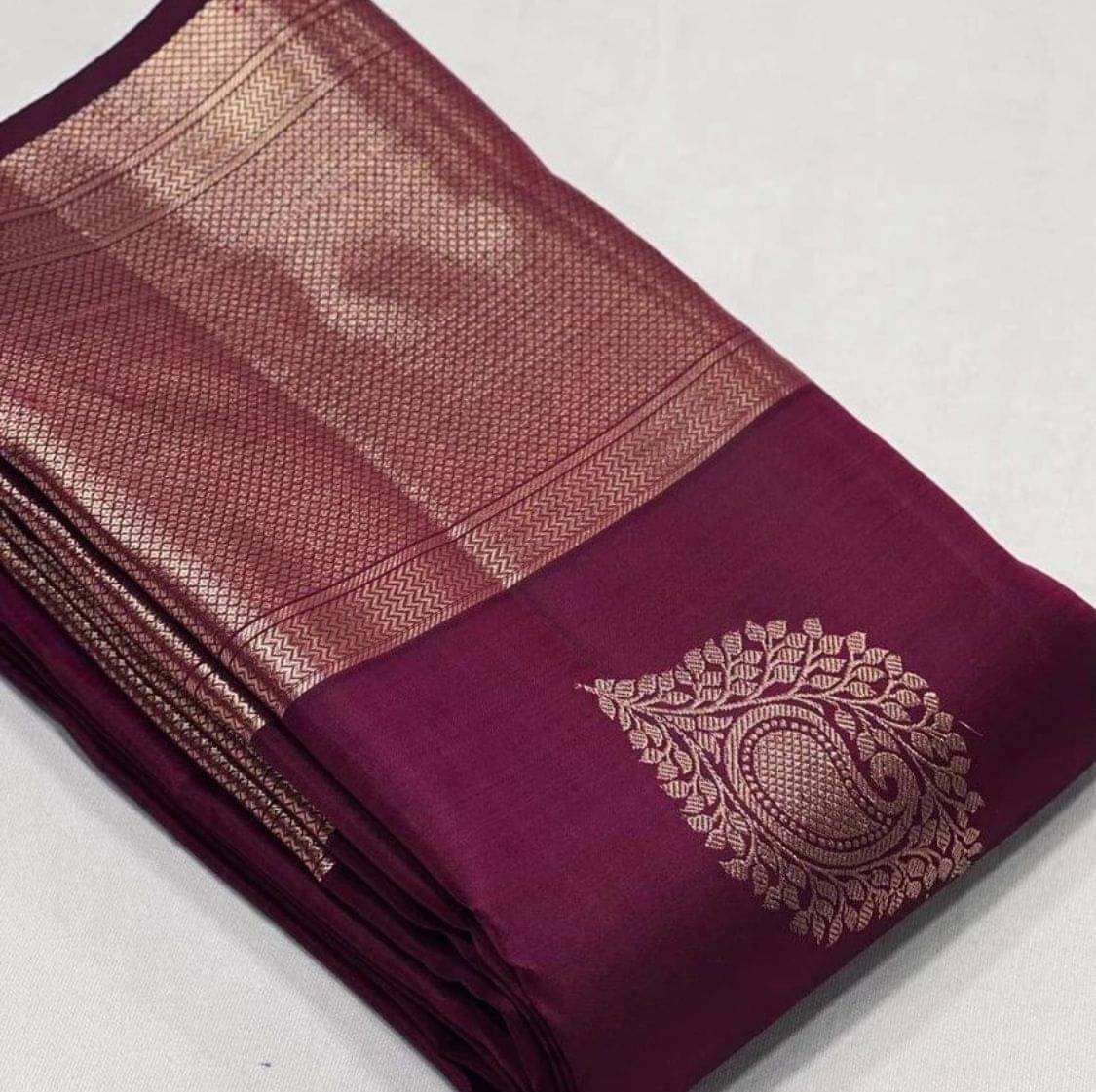 Vastukala Silk Woven Saree With Unstitched Blouse Piece ( Purple ) Vastukala Silk Woven Saree With Unstitched Blouse Piece ( Purple )