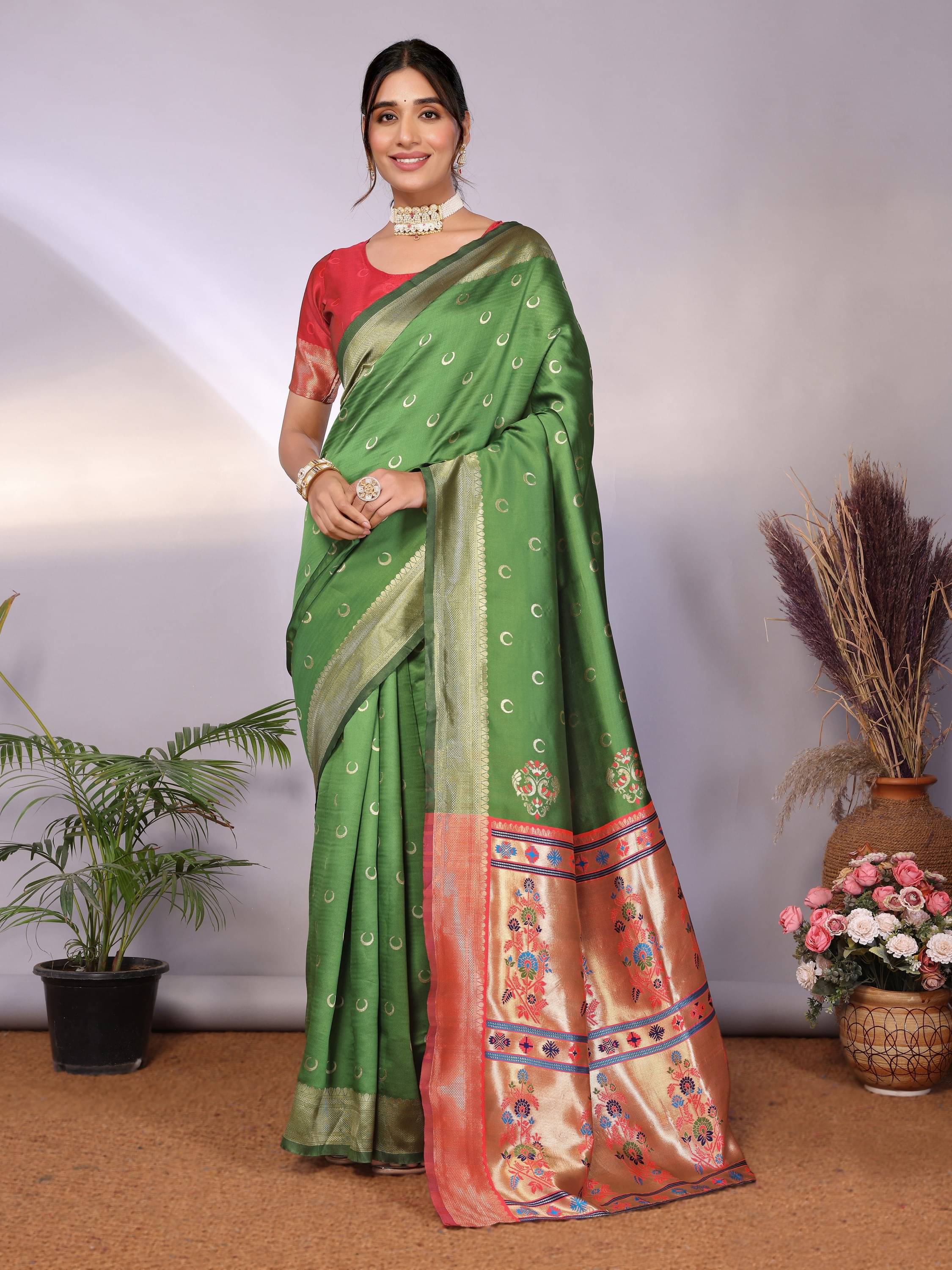     			Vastukala Silk Woven Saree With Unstitched Blouse Piece ( Light Green )