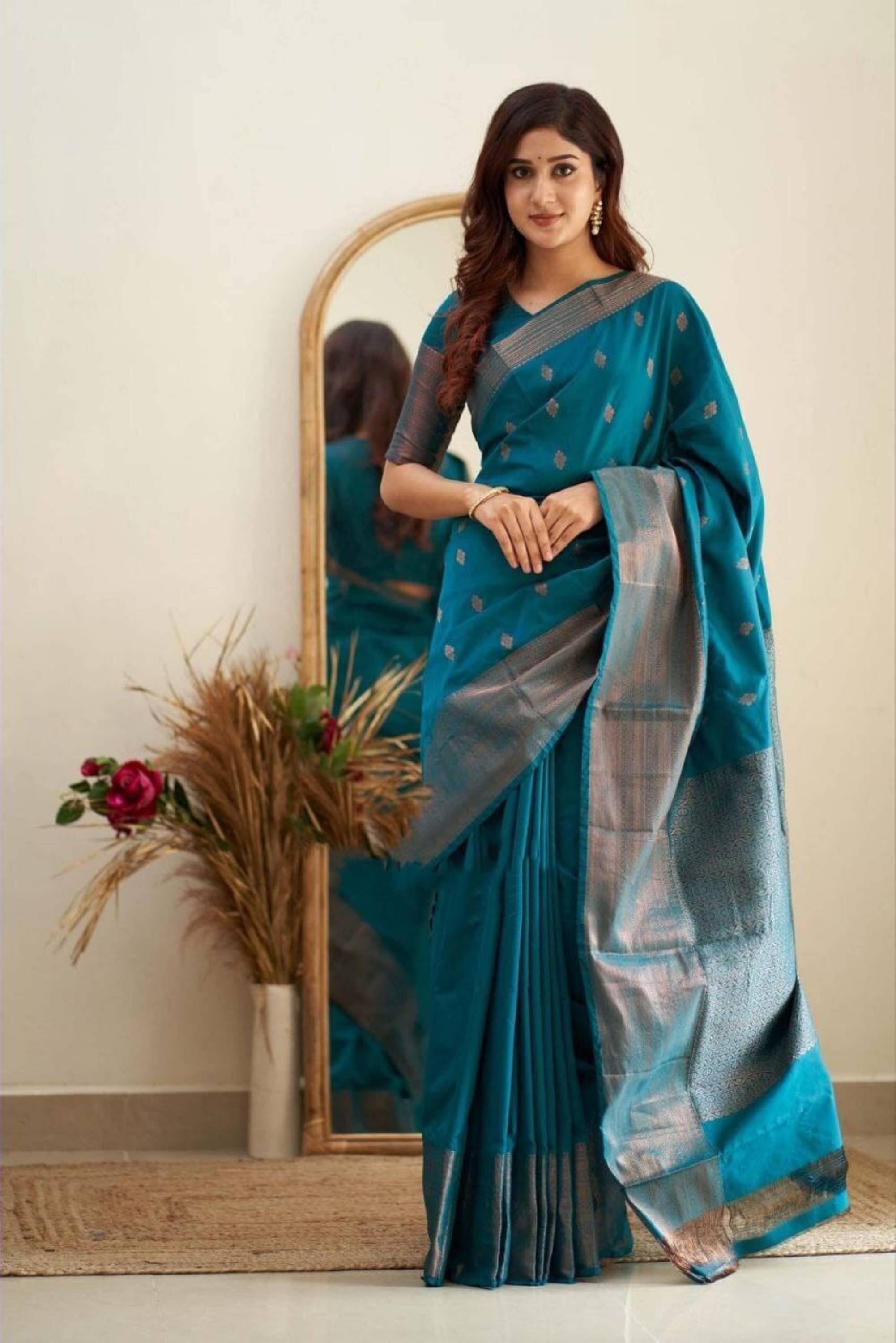     			Vastukala Silk Woven Saree With Unstitched Blouse Piece ( Light Blue )