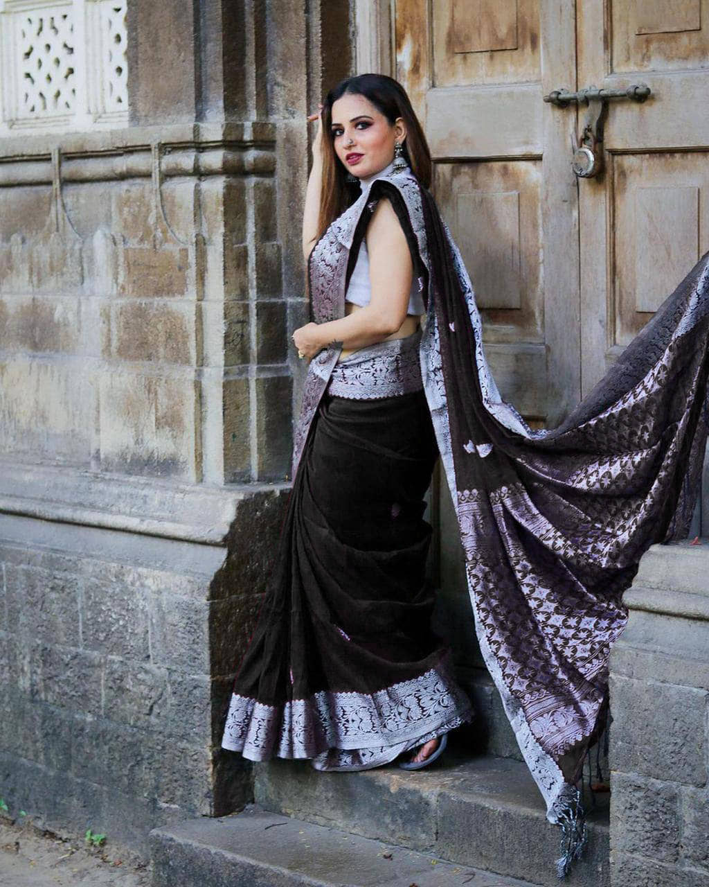 Vastukala Silk Woven Saree With Unstitched Blouse Piece ( Black ) - Sarees | Buy online on ZillyBuy