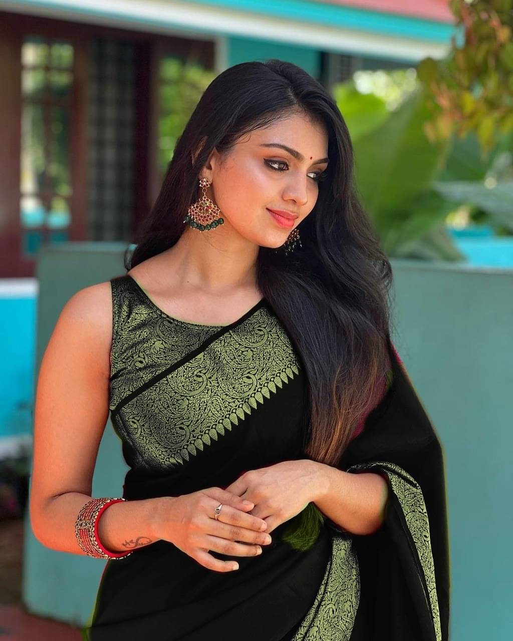 Vastukala Silk Woven Saree With Unstitched Blouse Piece ( Gold ) Vastukala Silk Woven Saree With Unstitched Blouse Piece ( Gold )