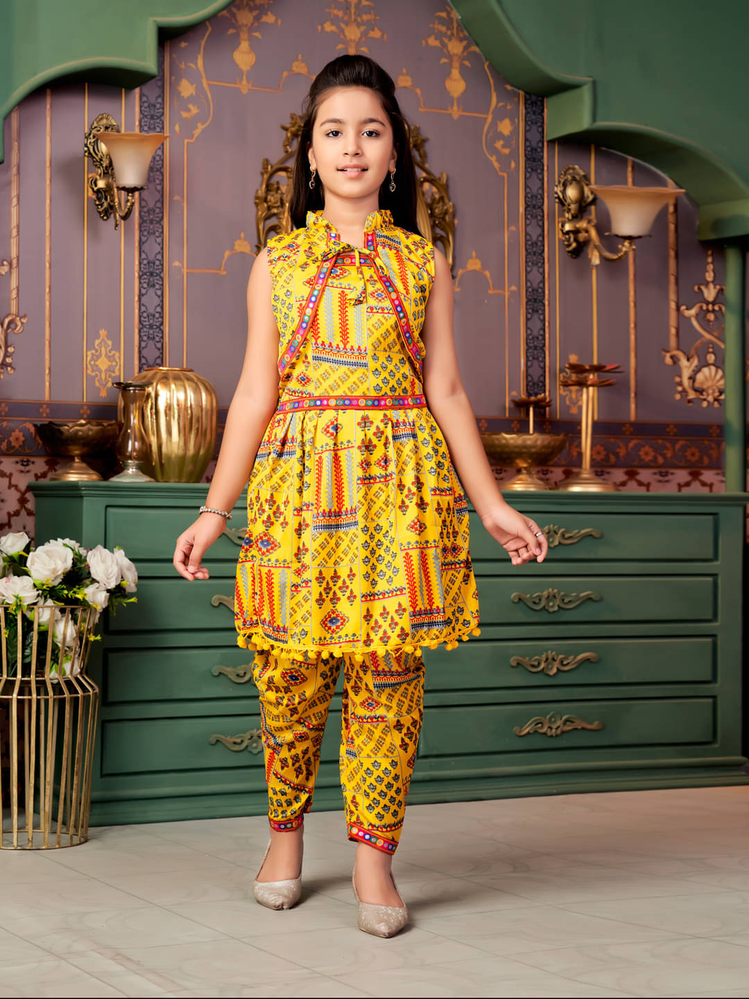     			Aarika Girls Crepe Kurti with Salwar ( Pack of 1 , Yellow )
