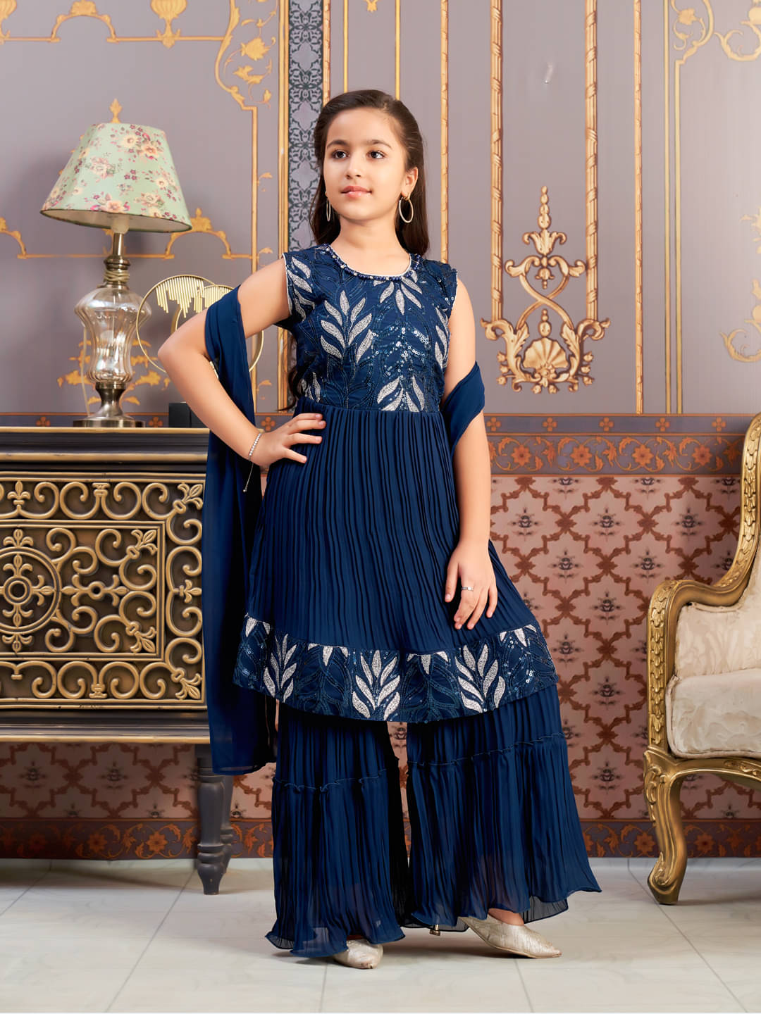     			Aarika Girls Georgette Kurti with Sharara ( Pack of 1 , Teal )