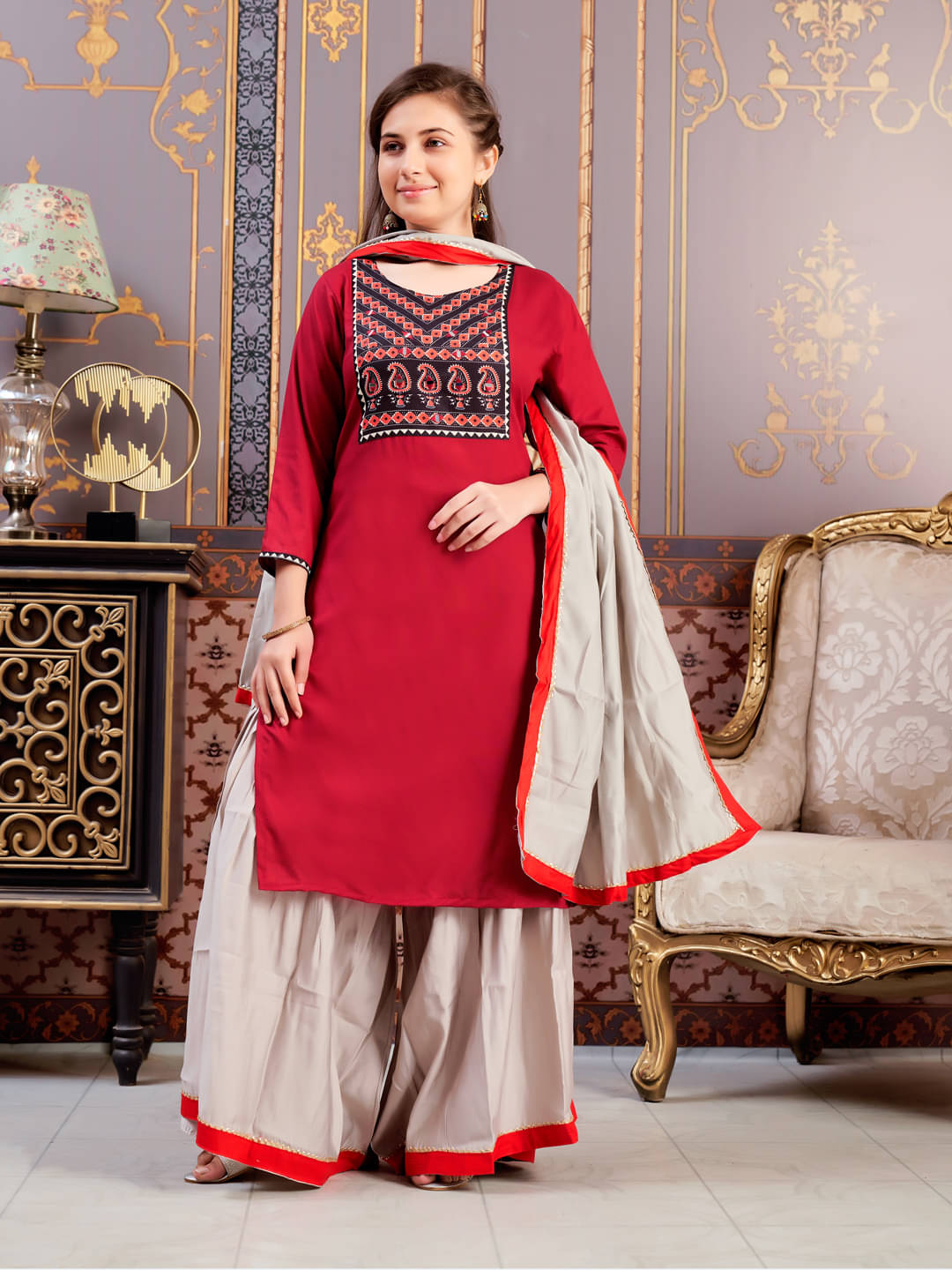     			Aarika Girls Rayon Straight Kurti ( Pack of 1 , Maroon )