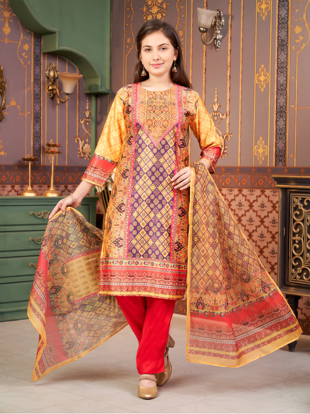     			Aarika Girls Satin Kurti with Pants ( Pack of 1 , Yellow )