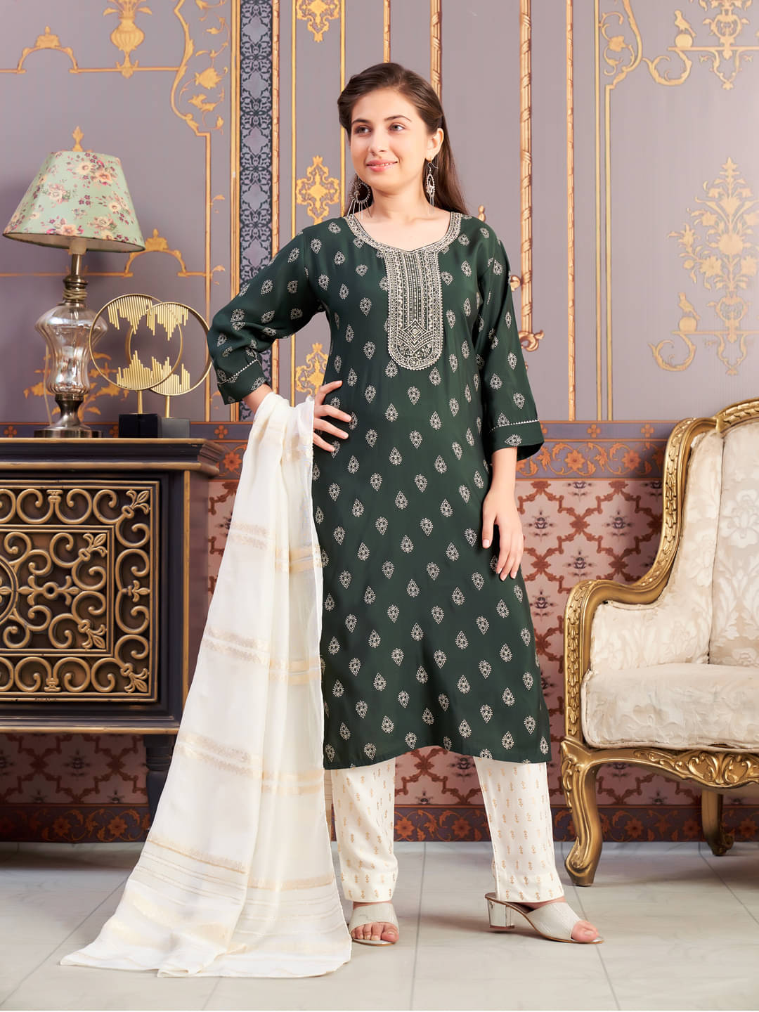    			Aarika Girls Silk Straight Kurti ( Pack of 1 , Green )