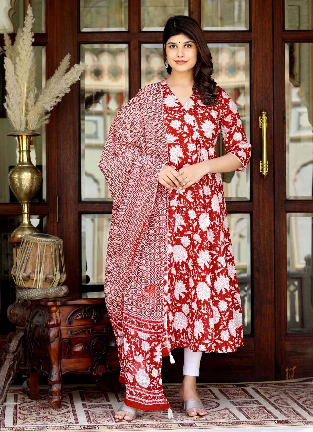     			Angiya Pack of 1 Cotton Printed Anarkali Women's Kurti - ( Red )