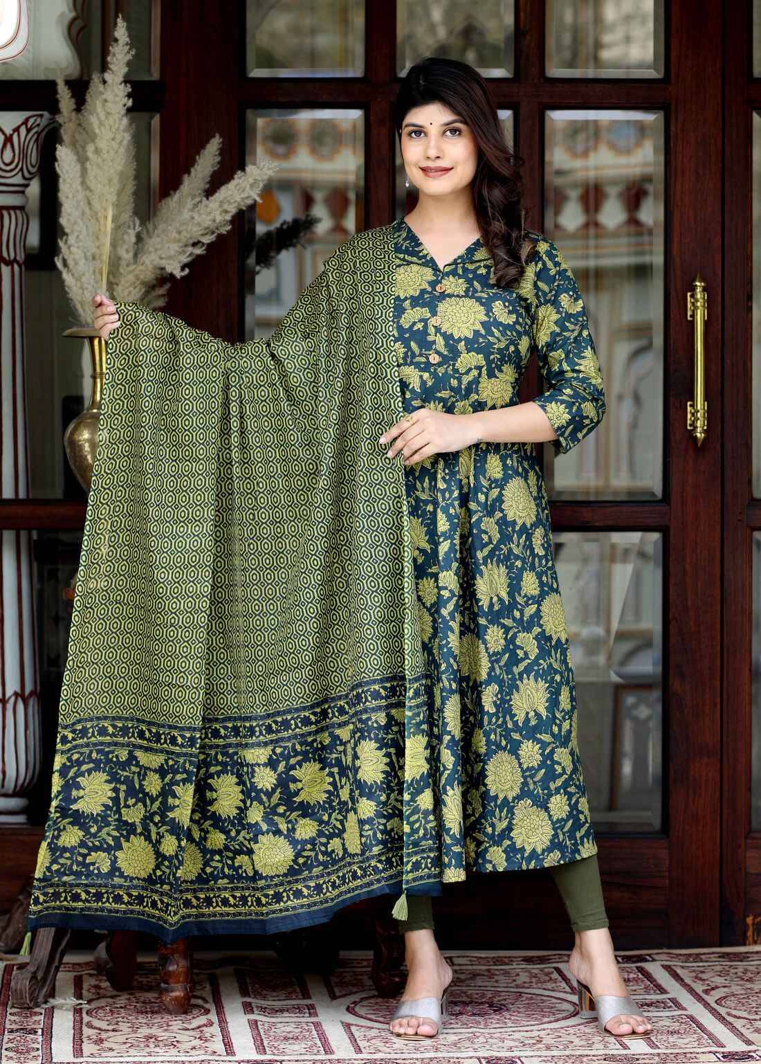     			Angiya Pack of 1 Cotton Printed Anarkali Women's Kurti - ( Green )