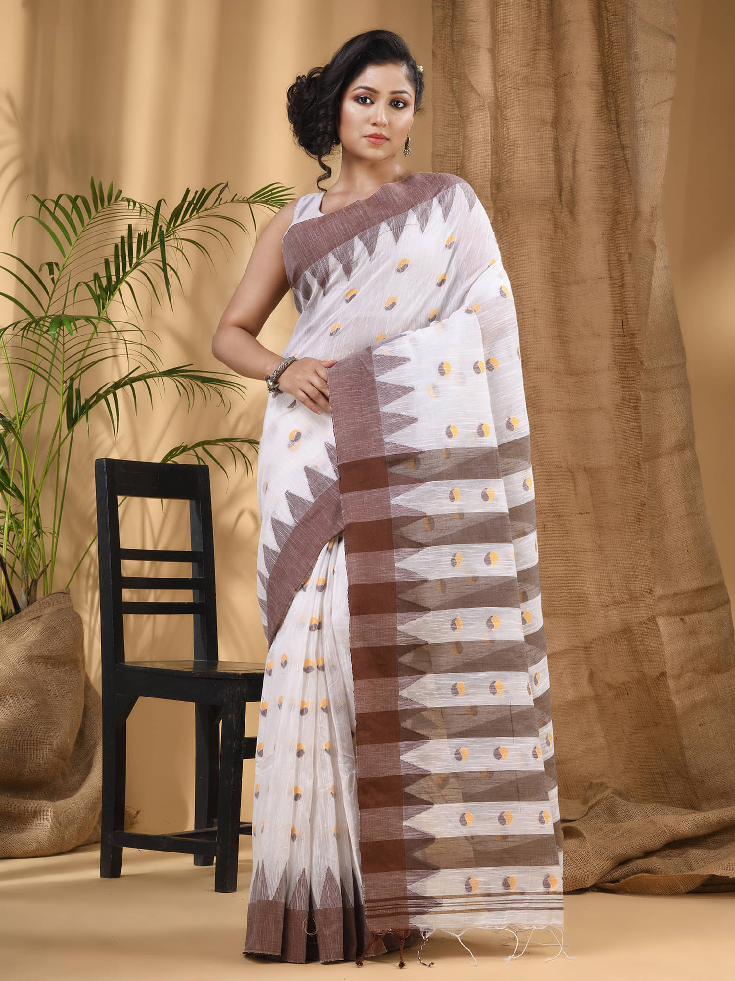     			Desh Bidesh Cotton Printed Saree With Unstitched Blouse Piece ( White )