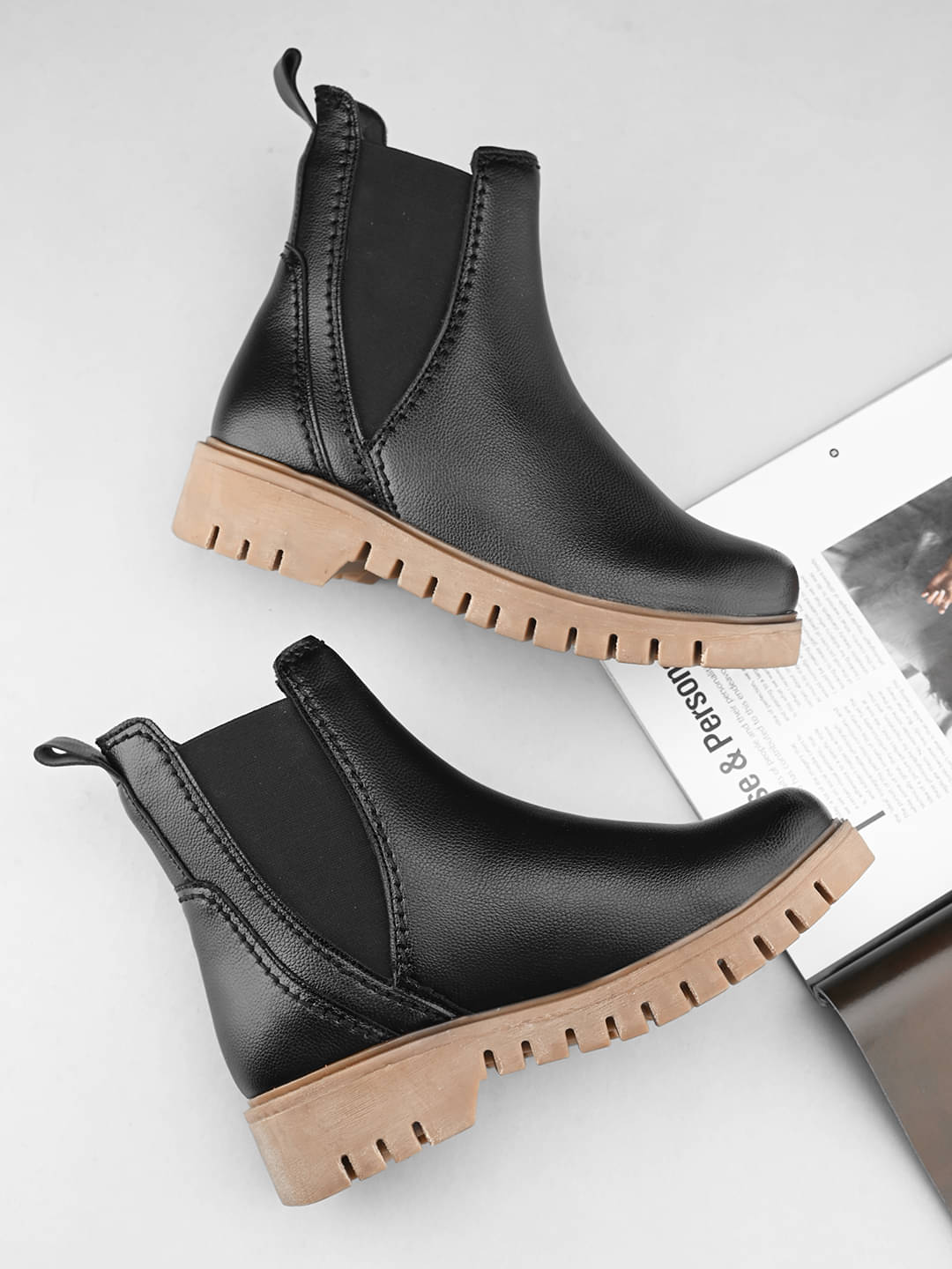     			Fentacia Black Women's Ankle Length Boots