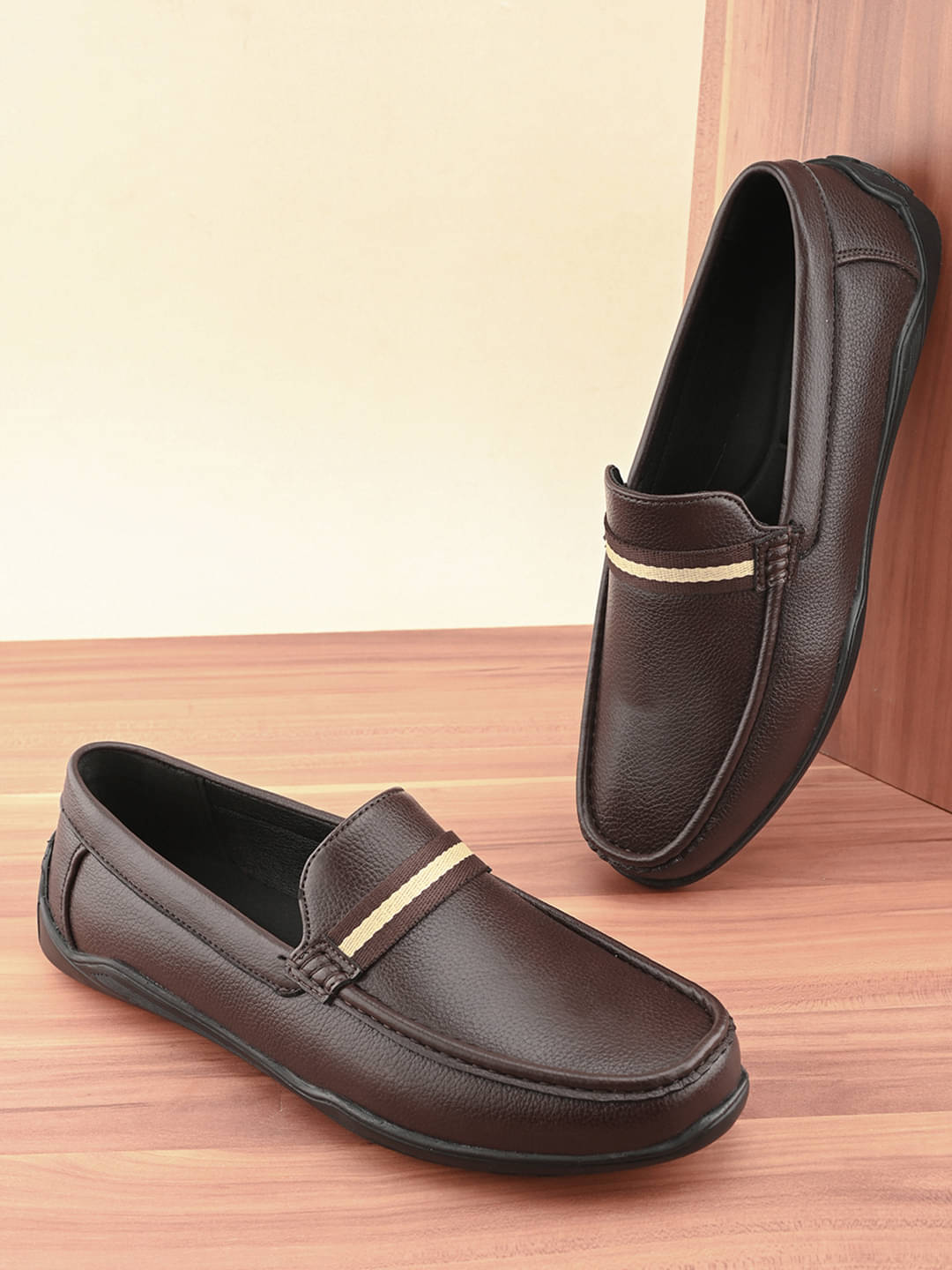     			Fentacia Brown Men's Slip on