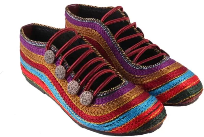     			TAPBSA Multicolor Women's Juttis