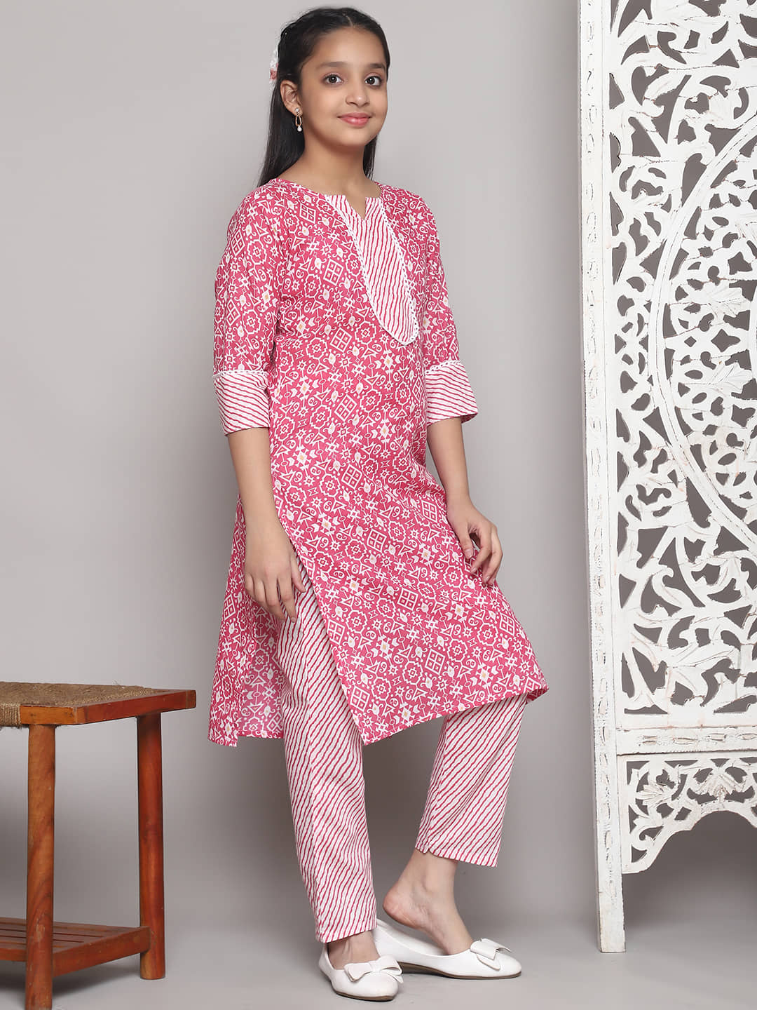 Vetrokart Girls Rayon Kurti with Pants ( Pack of 1 , Pink )