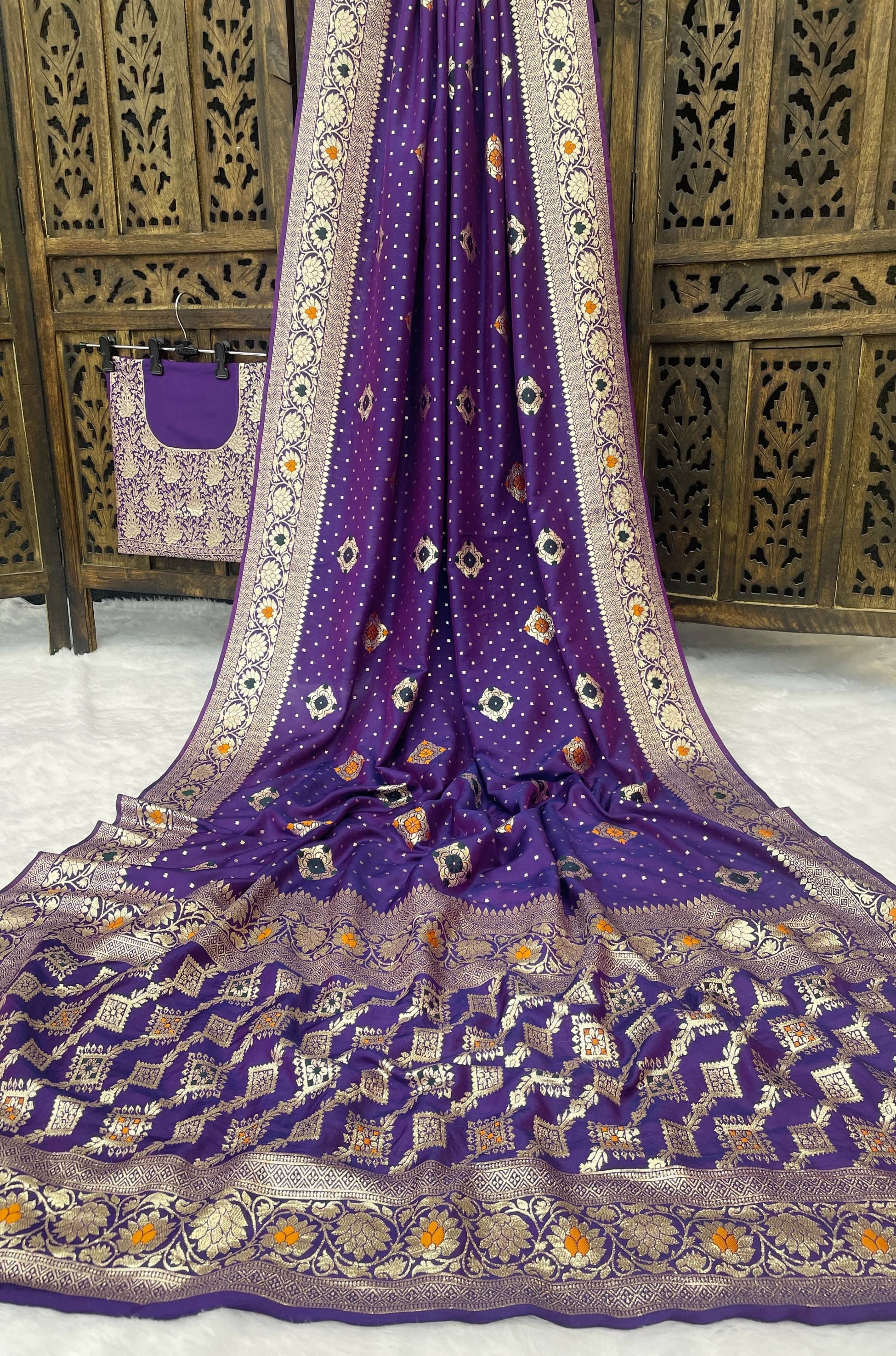 fab woven Kanjivaram Silk Woven Saree With Unstitched Blouse Piece ( Wine ) - Sarees | Buy online on ZillyBuy