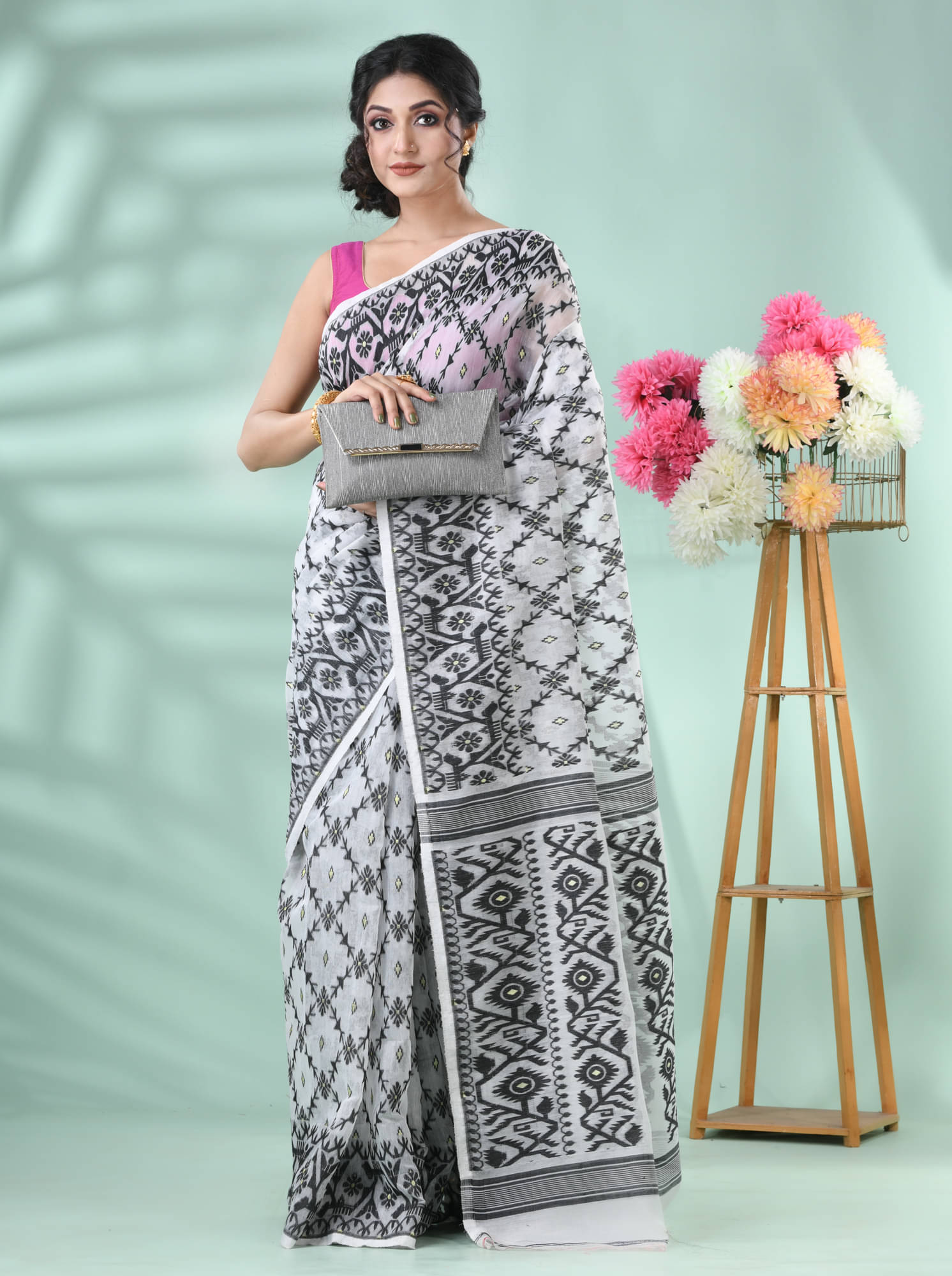Desh Bidesh Cotton Woven Saree Without Blouse Piece ( Black ) Desh Bidesh Cotton Woven Saree Without Blouse Piece ( Black )