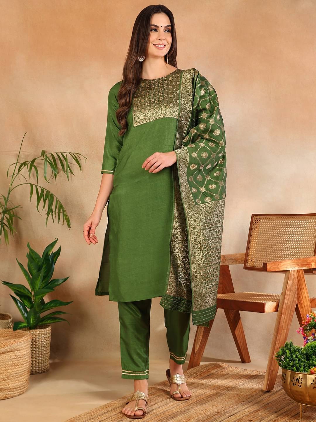     			Vaamsi Silk Blend Embellished Kurti With Pants Women's Stitched Salwar Suit - Green ( Pack of 1 )